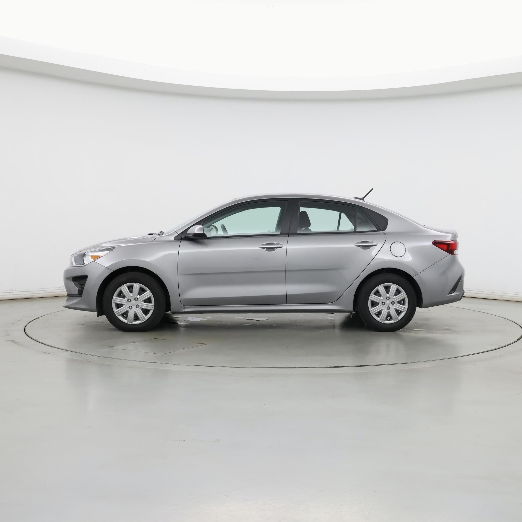 Thumbnail: 2023 Kia Rio - 3