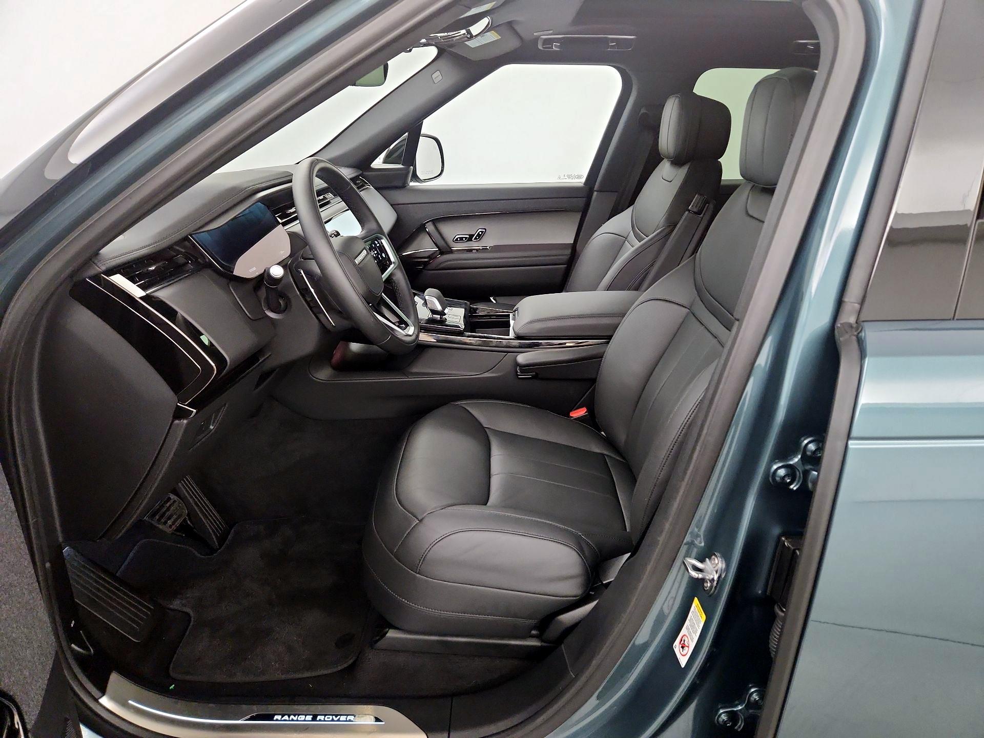 Thumbnail: 2025 Land Rover Range Rover Sport - 11