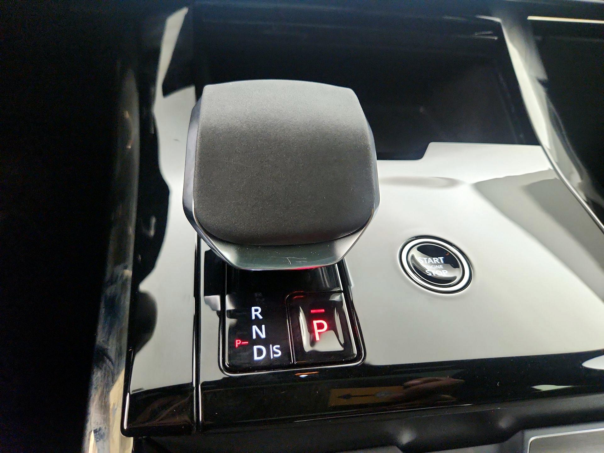 Thumbnail: 2025 Land Rover Range Rover Sport - 17