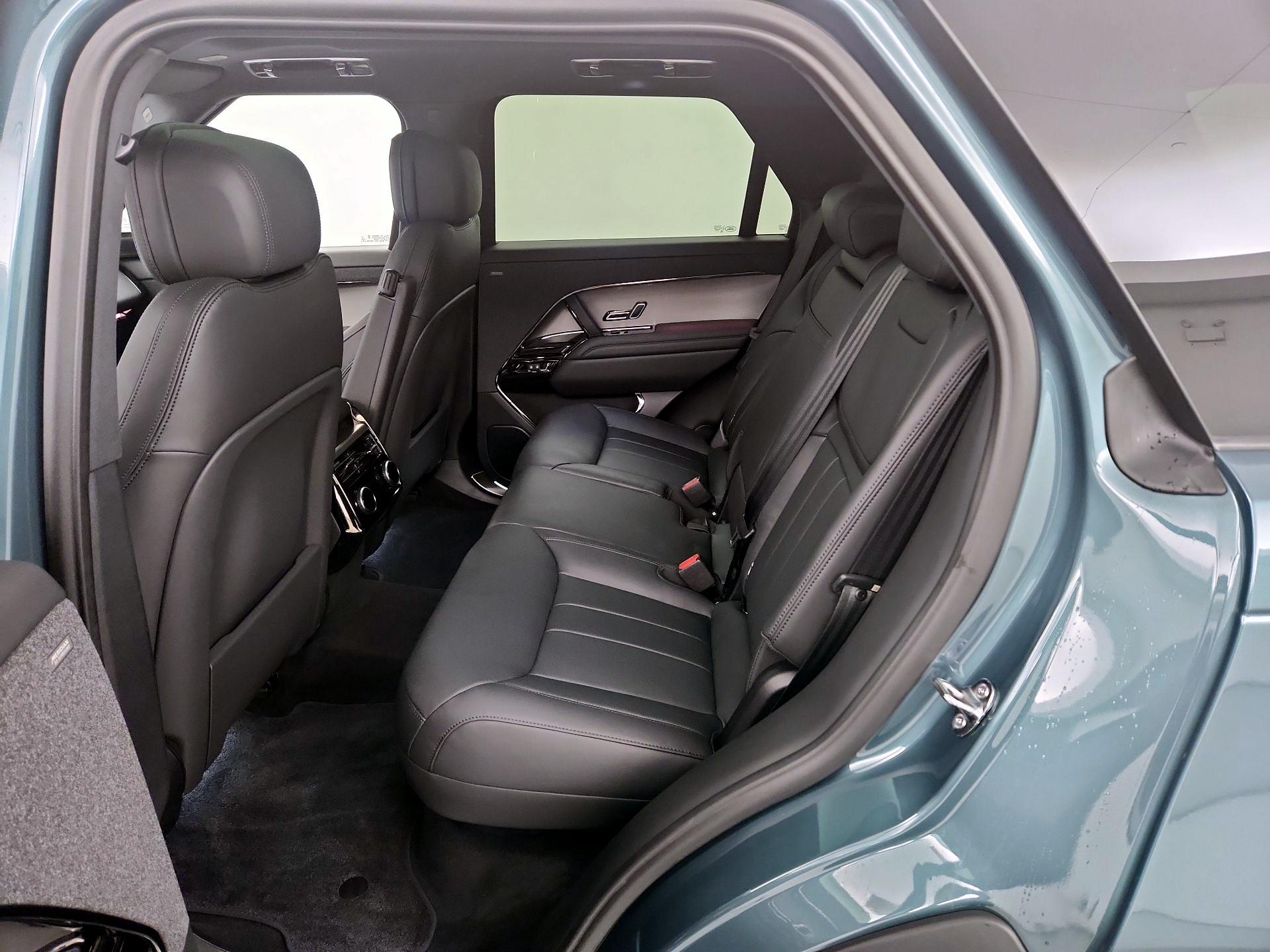 Thumbnail: 2025 Land Rover Range Rover Sport - 20