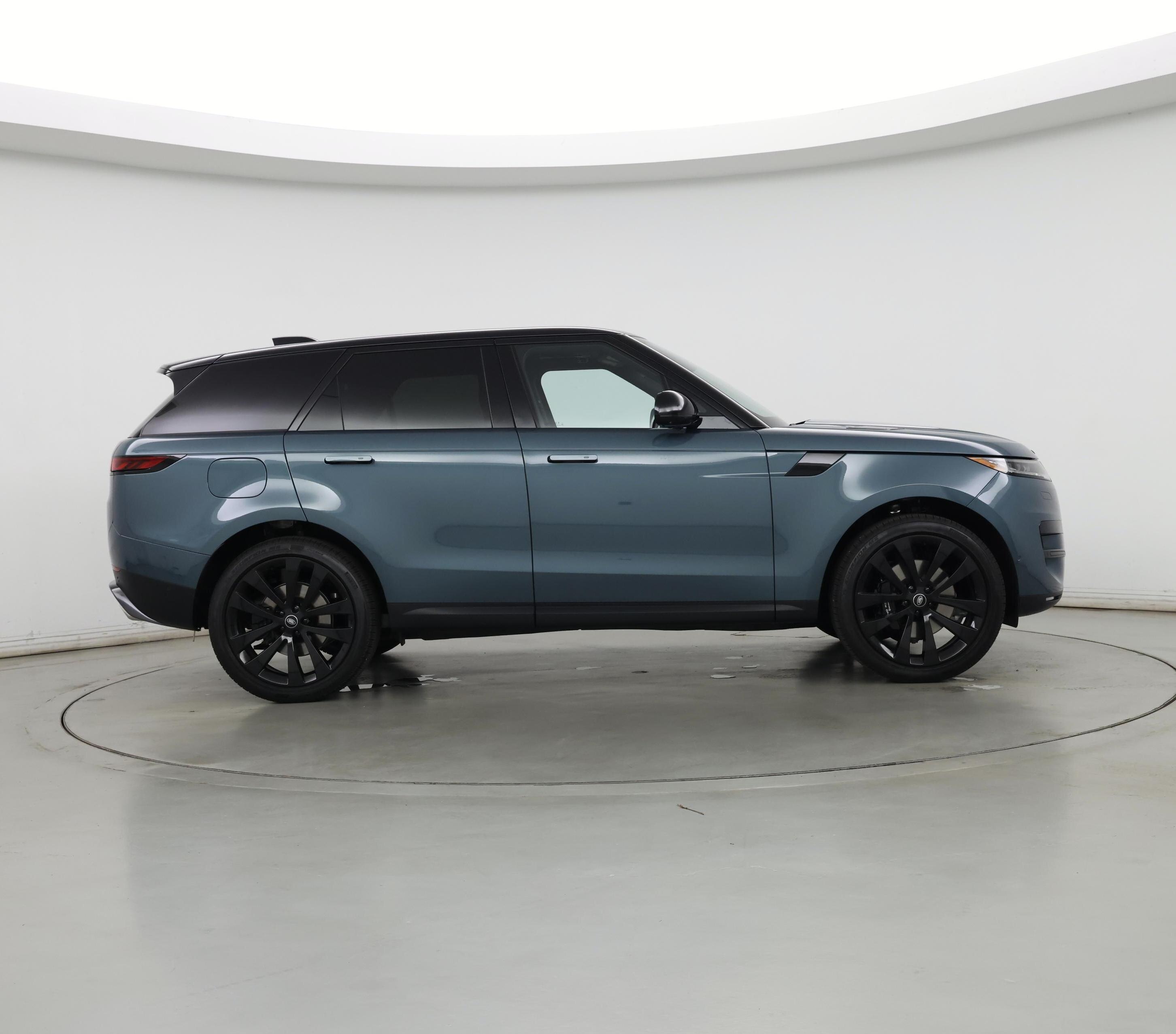Thumbnail: 2025 Land Rover Range Rover Sport - 7