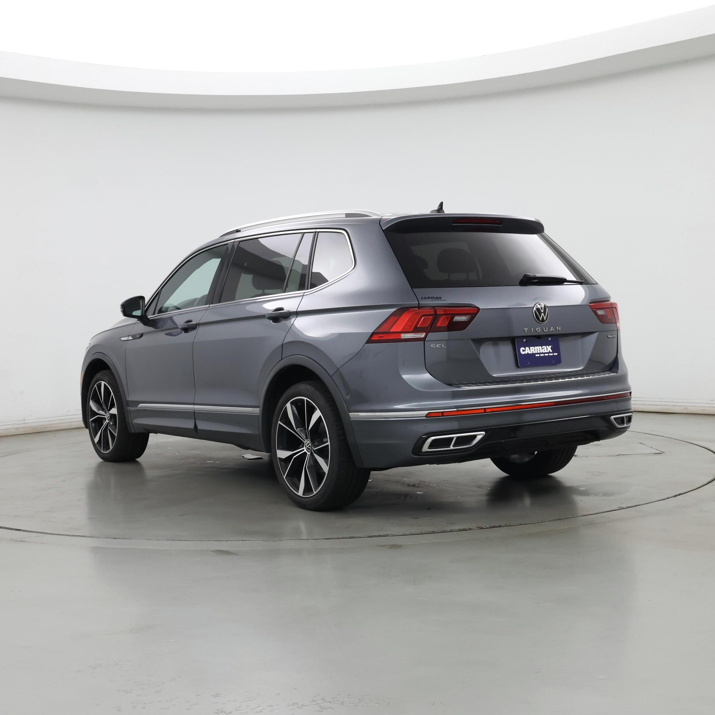 Thumbnail: 2022 Volkswagen Tiguan - 2