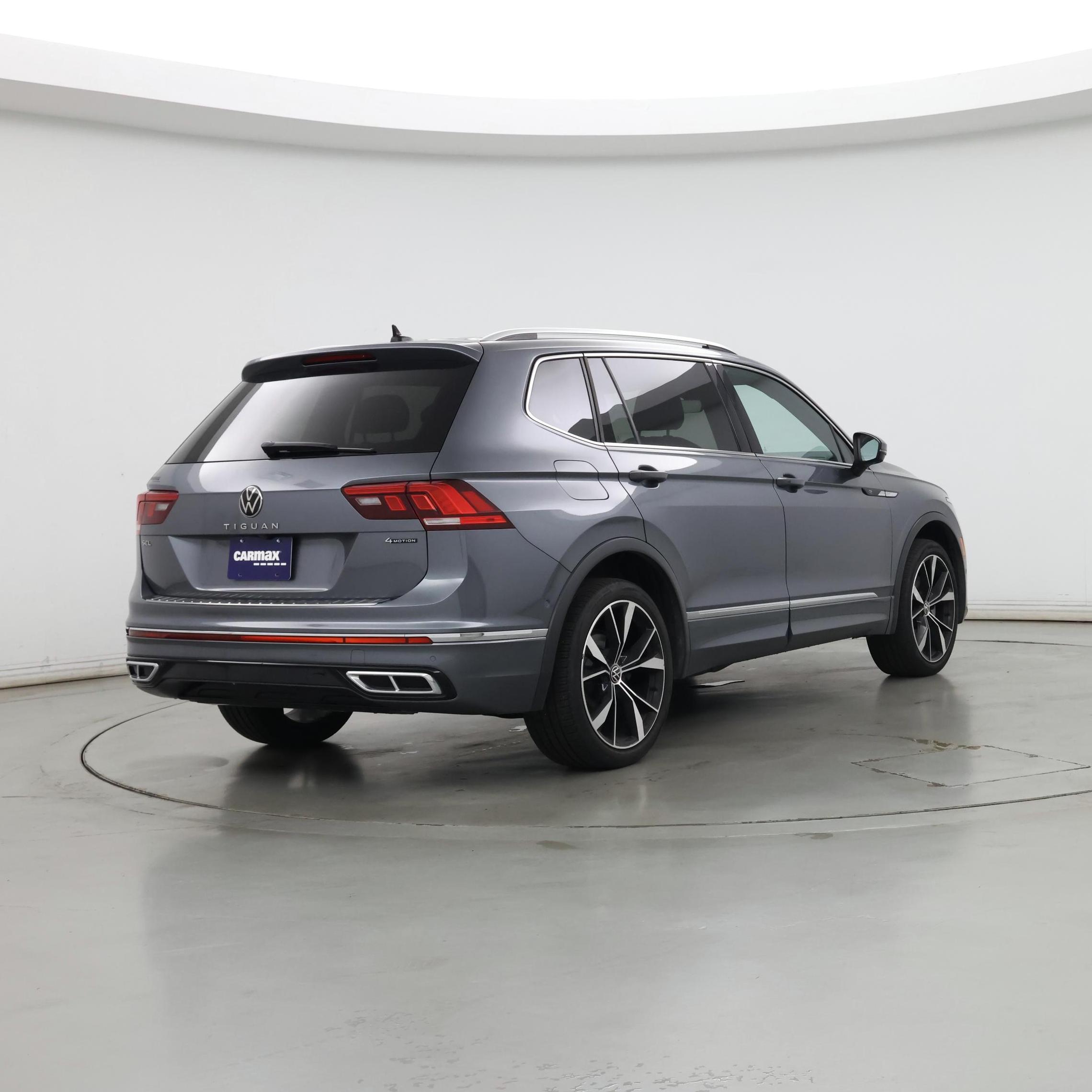 Thumbnail: 2022 Volkswagen Tiguan - 8