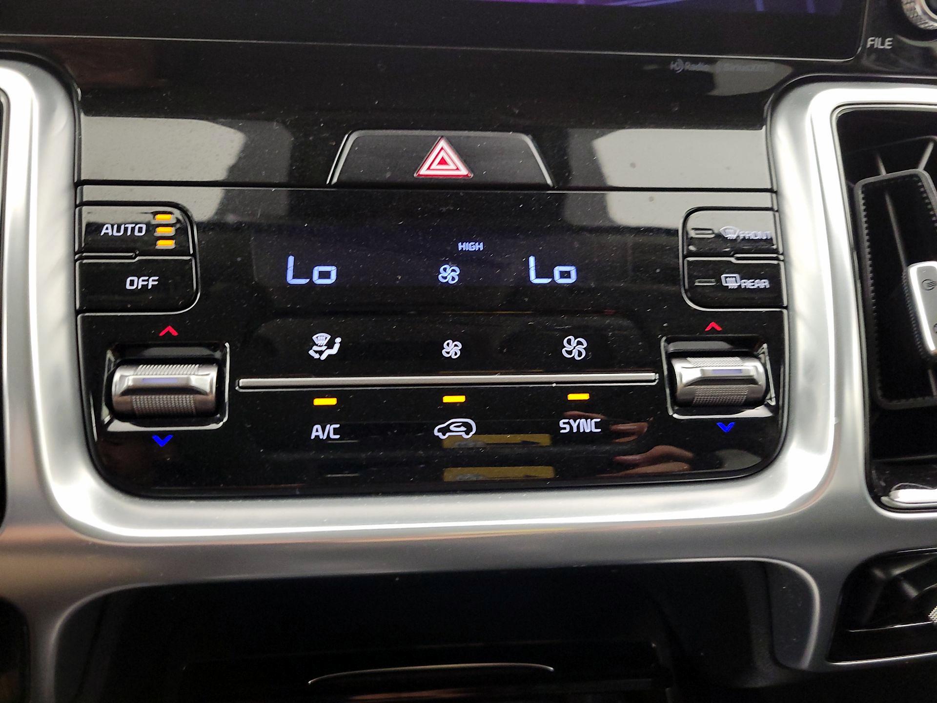 Thumbnail: 2022 Kia Sorento - 17