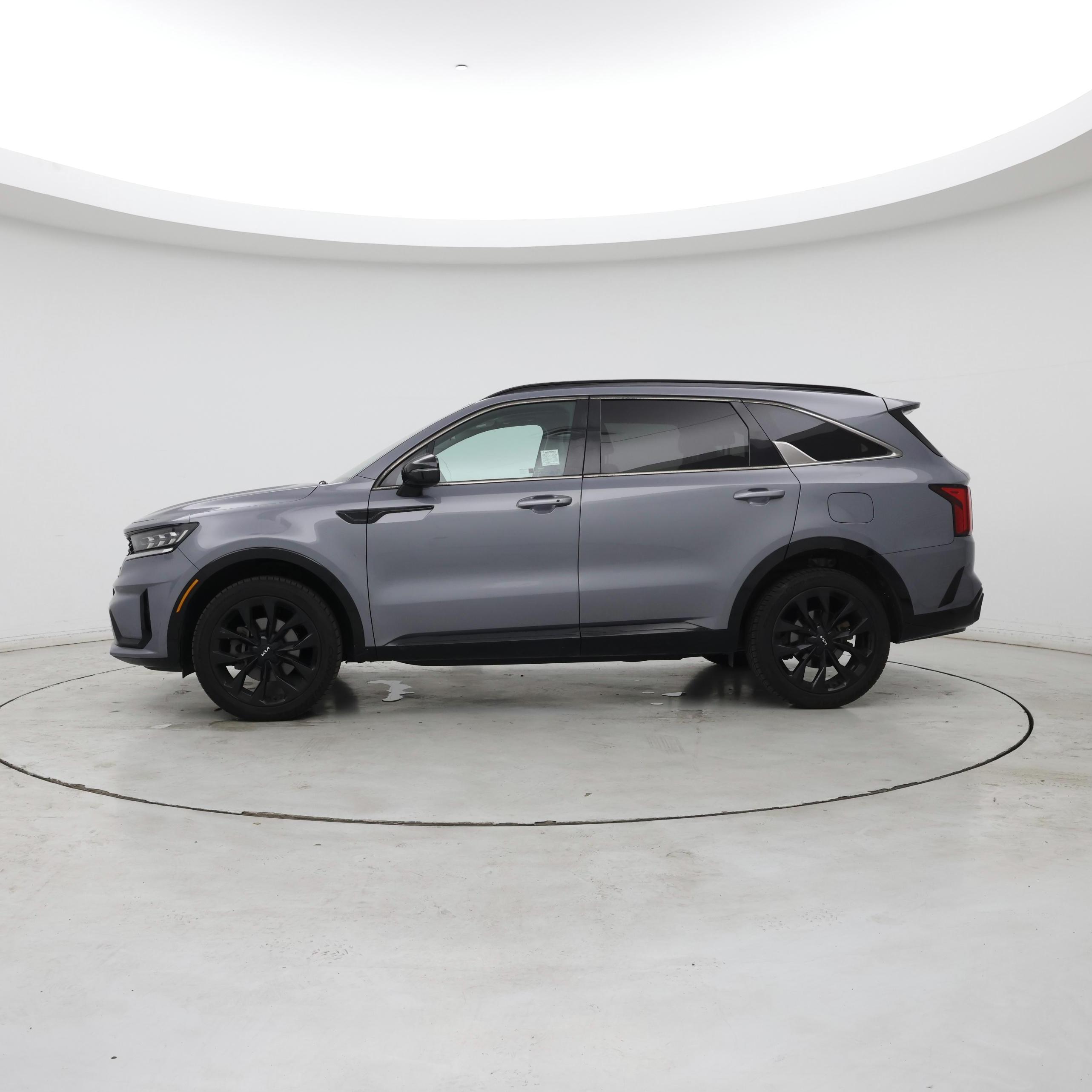 Thumbnail: 2022 Kia Sorento - 3