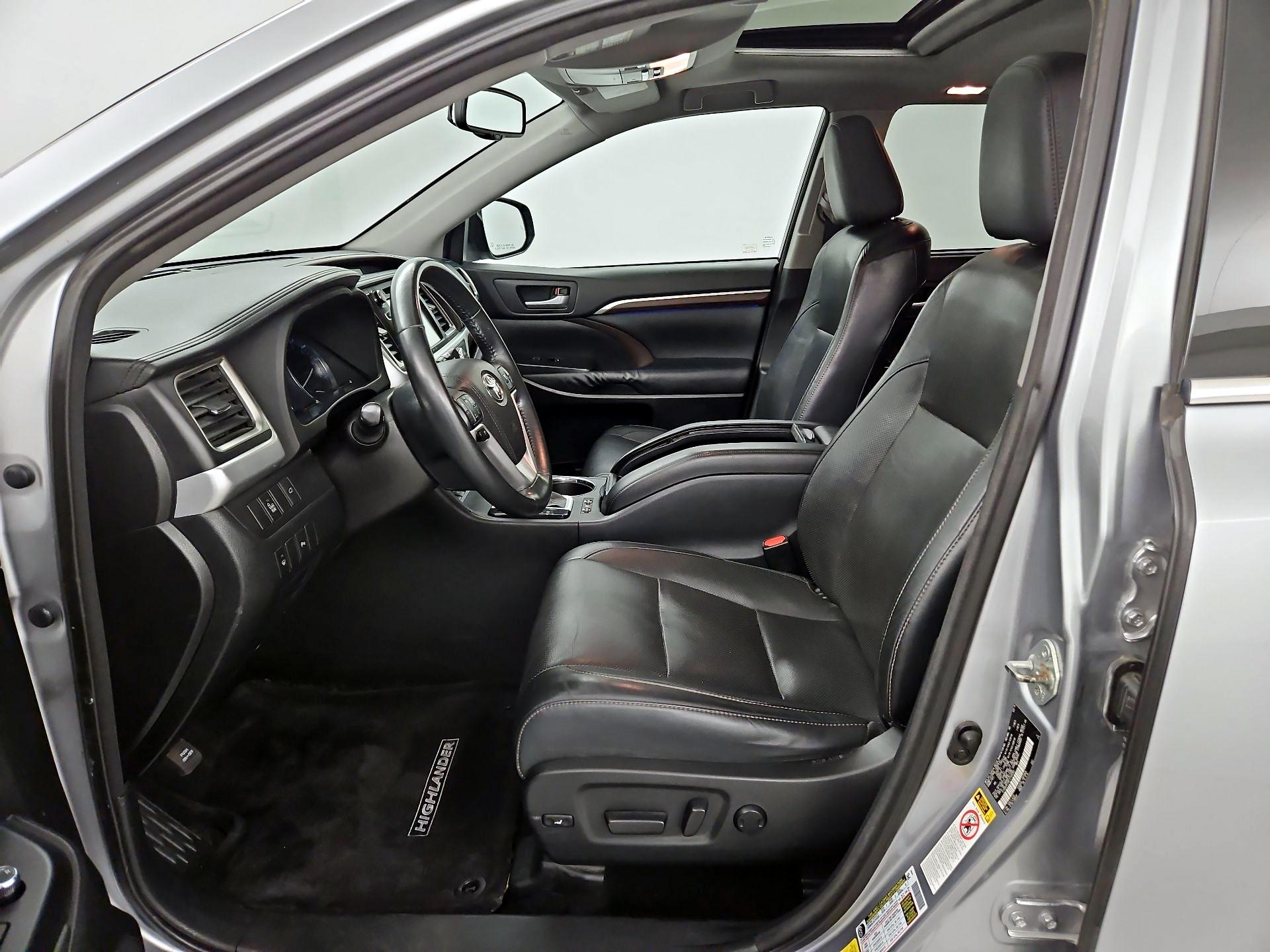 Thumbnail: 2015 Toyota Highlander - 11