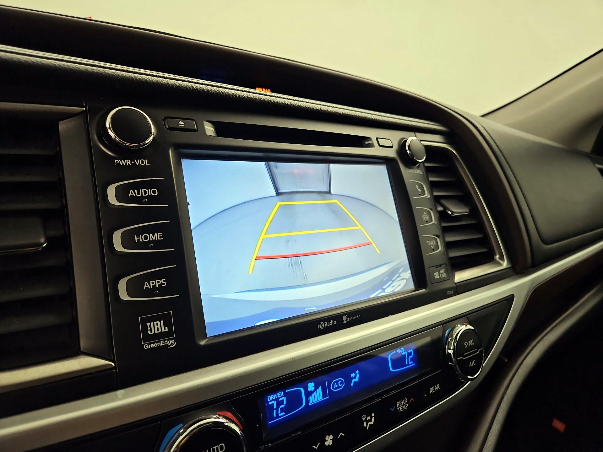 Thumbnail: 2015 Toyota Highlander - 14