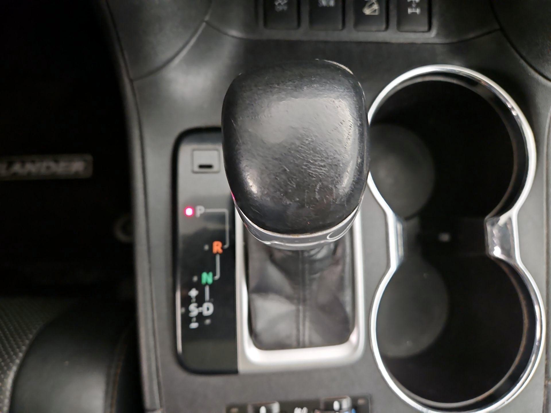 Thumbnail: 2015 Toyota Highlander - 17