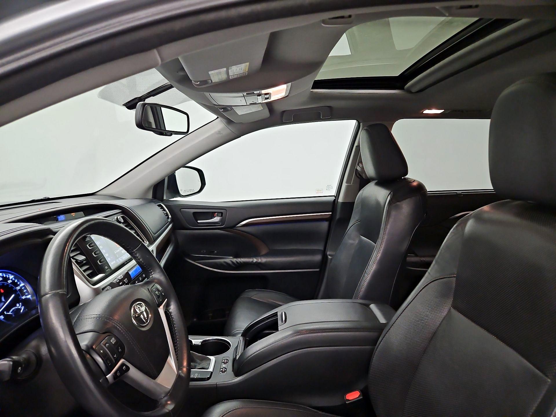 Thumbnail: 2015 Toyota Highlander - 19