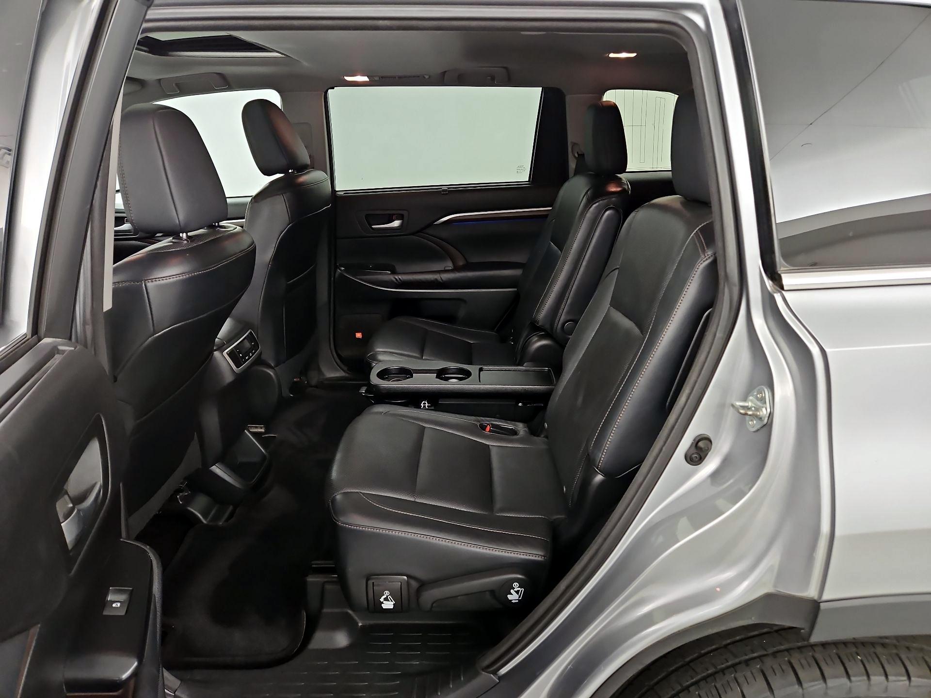 Thumbnail: 2015 Toyota Highlander - 20