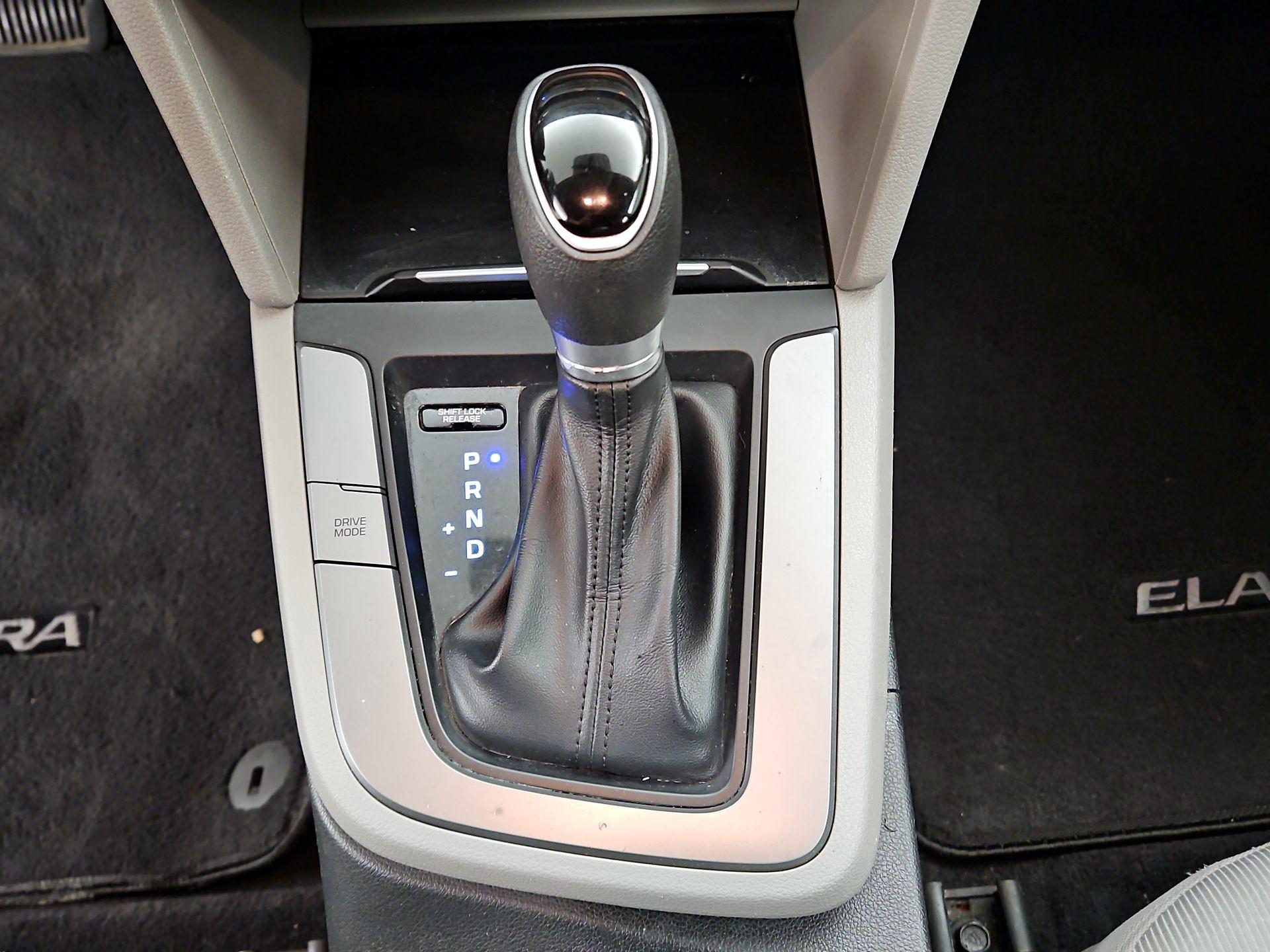 Thumbnail: 2018 Hyundai Elantra - 16