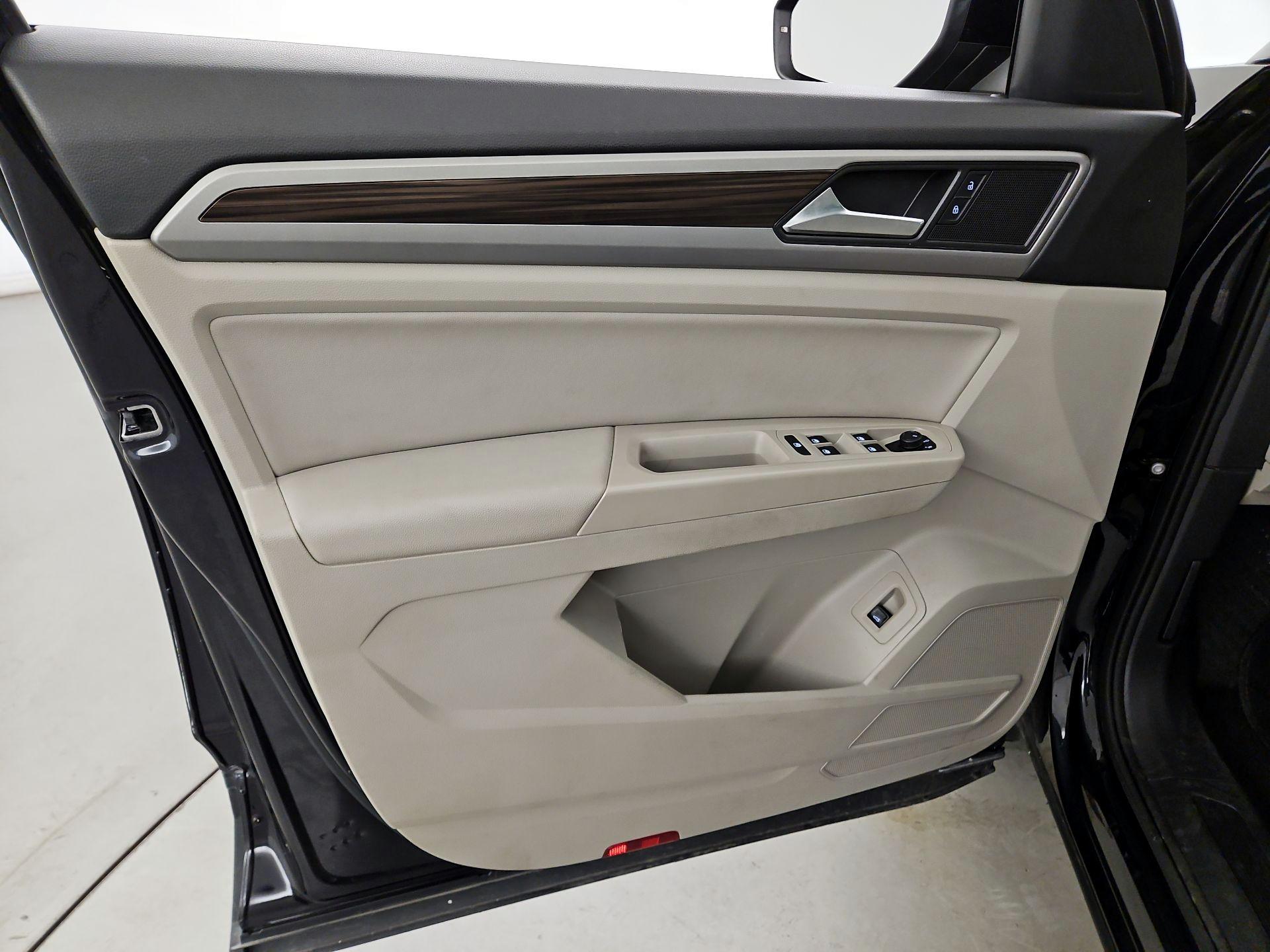 Thumbnail: 2021 Volkswagen Atlas - 12