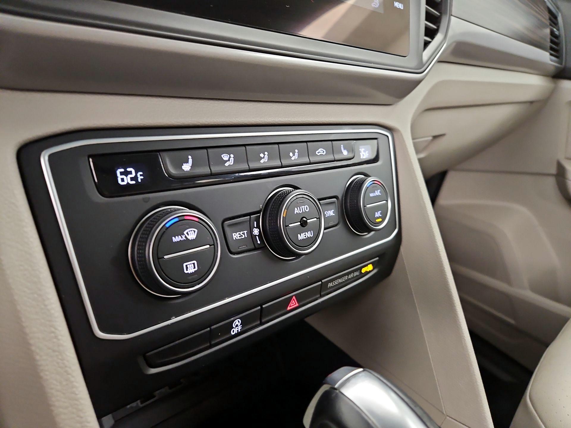 Thumbnail: 2021 Volkswagen Atlas - 16