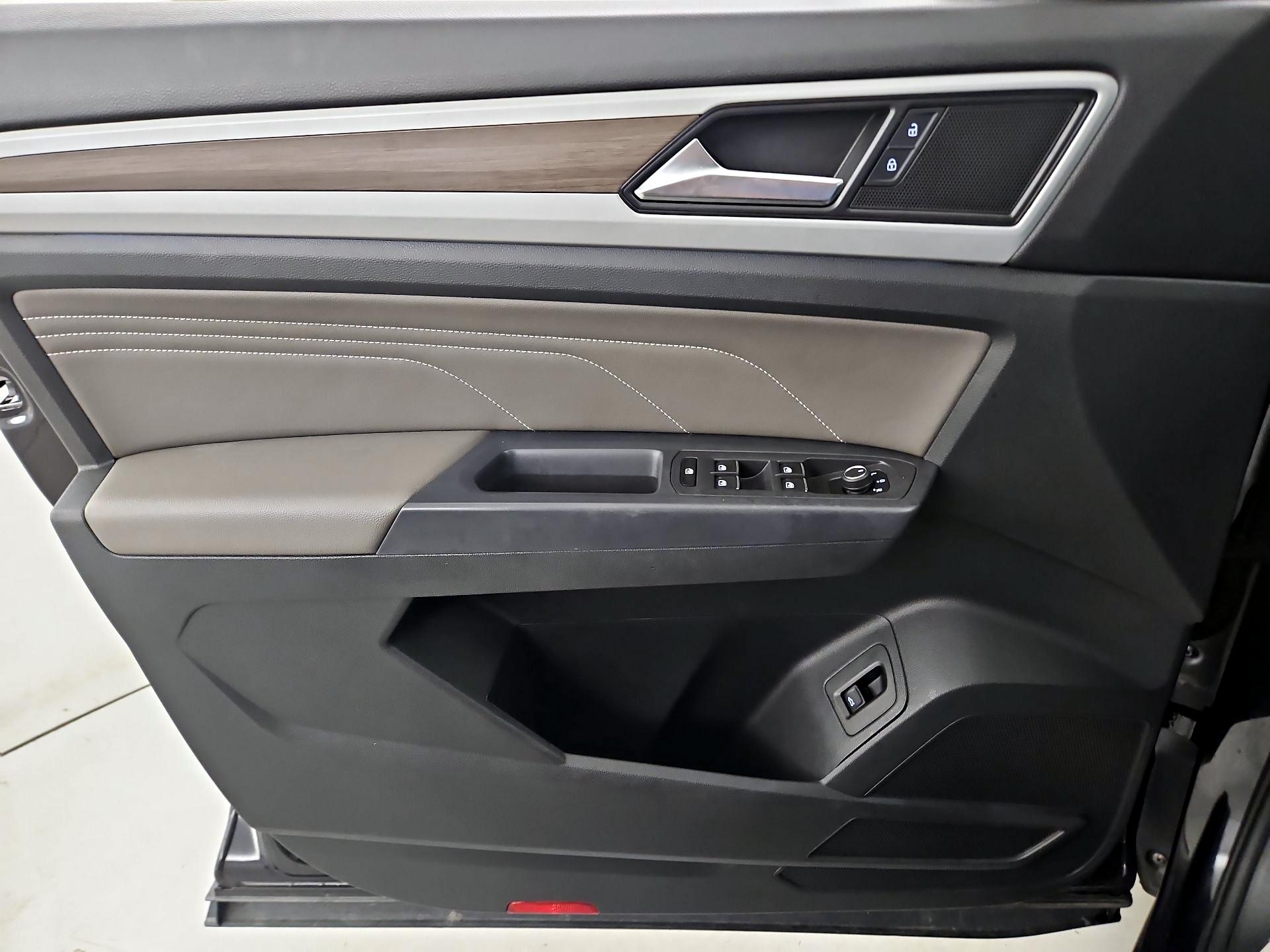 Thumbnail: 2021 Volkswagen Atlas - 12