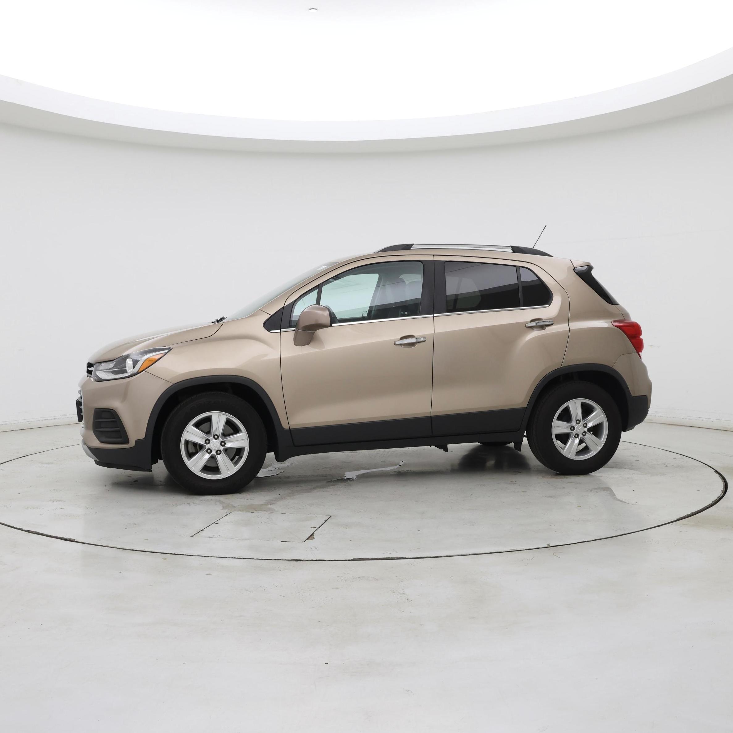 Thumbnail: 2018 Chevrolet Trax - 3