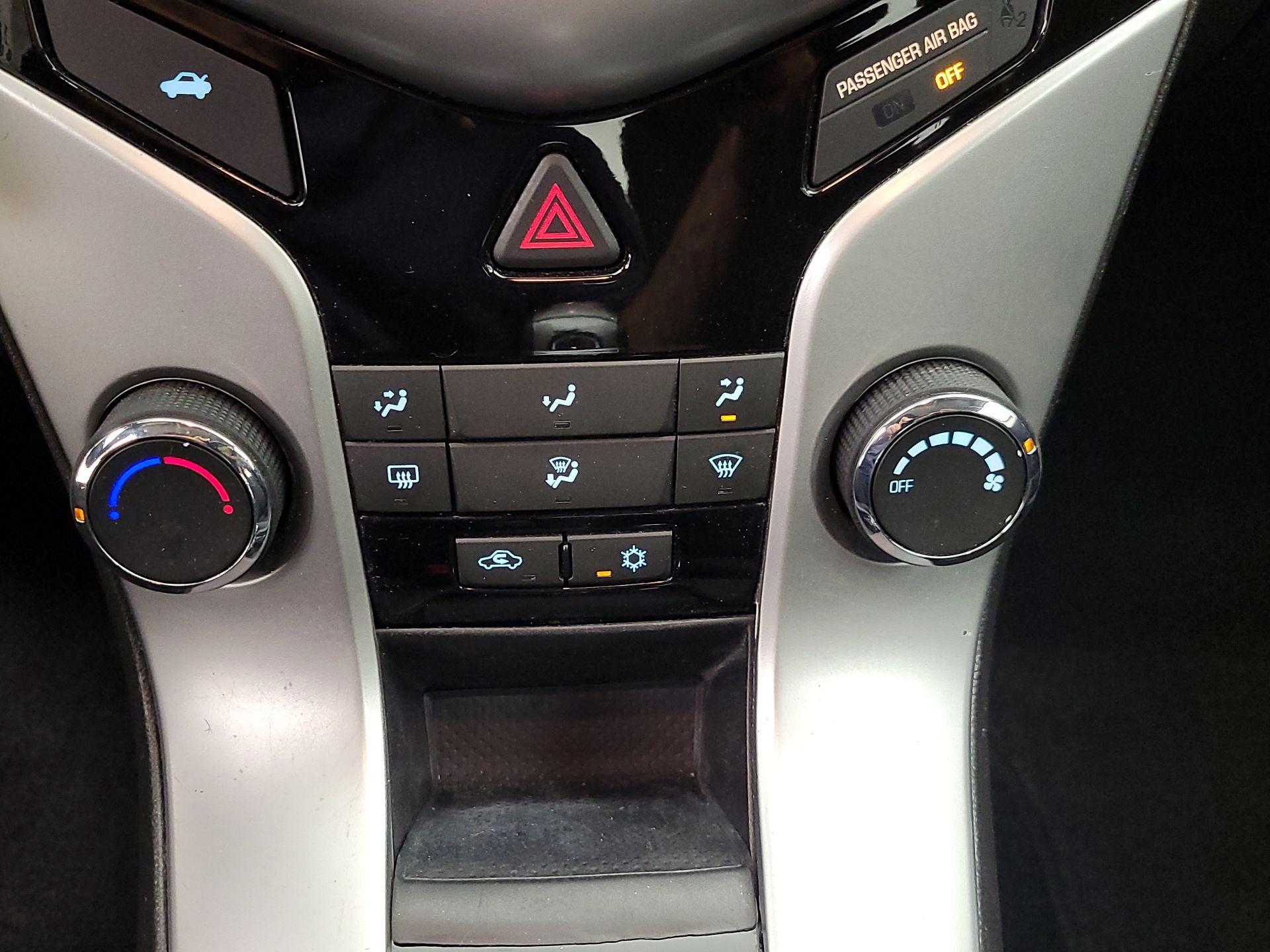 Thumbnail: 2016 Chevrolet Cruze - 14