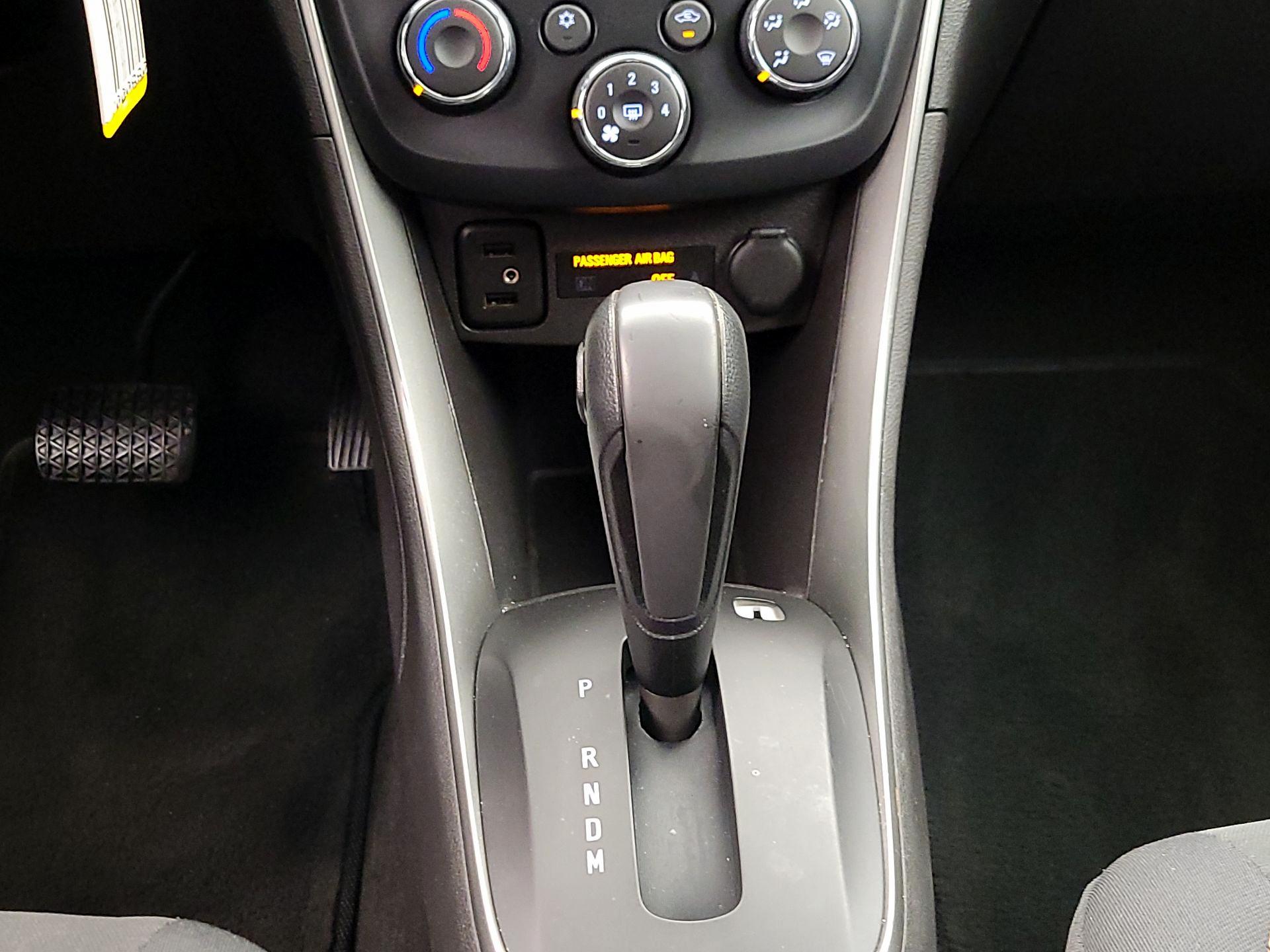Thumbnail: 2018 Chevrolet Trax - 17