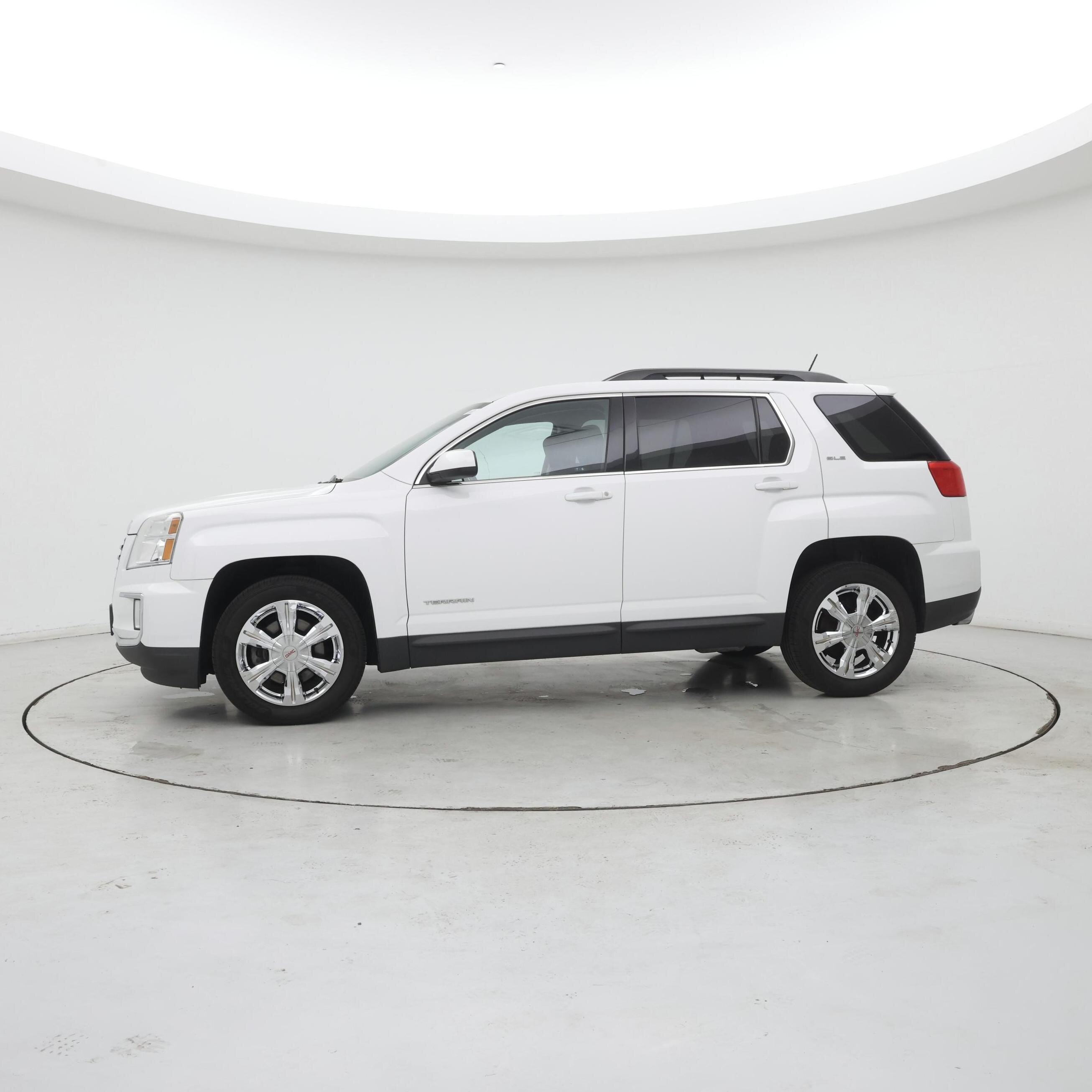 Thumbnail: 2017 GMC Terrain - 3