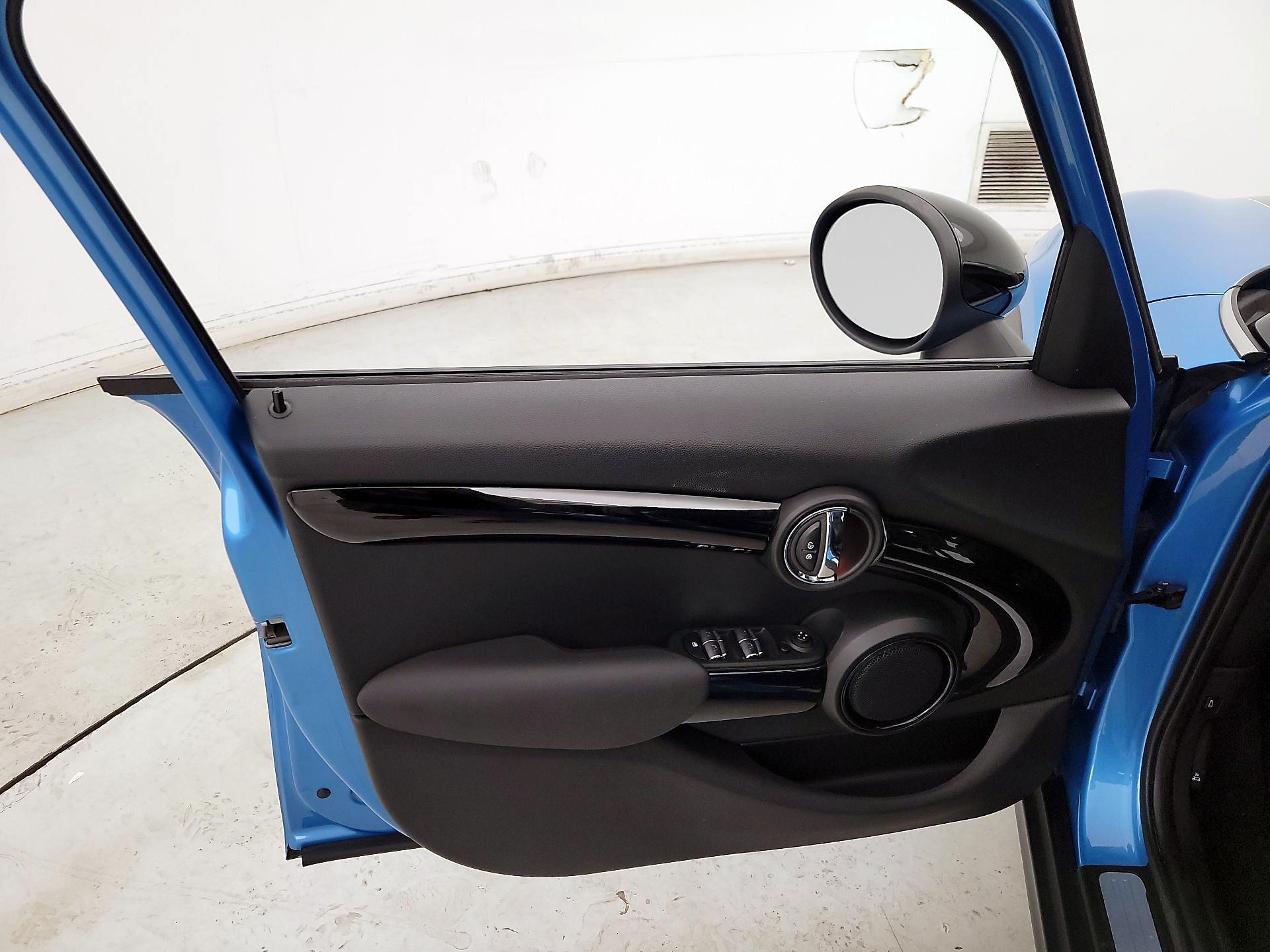 Thumbnail: 2019 MINI Cooper Hardtop - 12