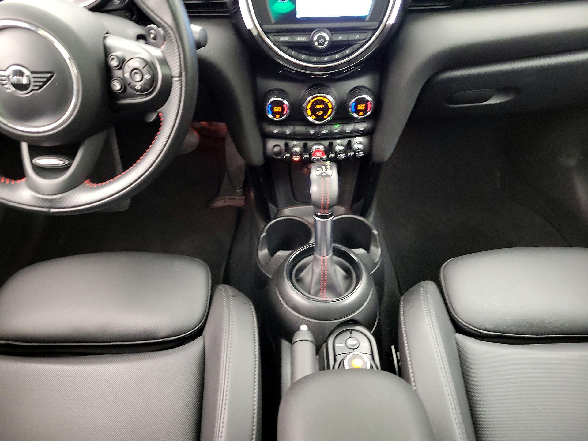 Thumbnail: 2019 MINI Cooper Hardtop - 17