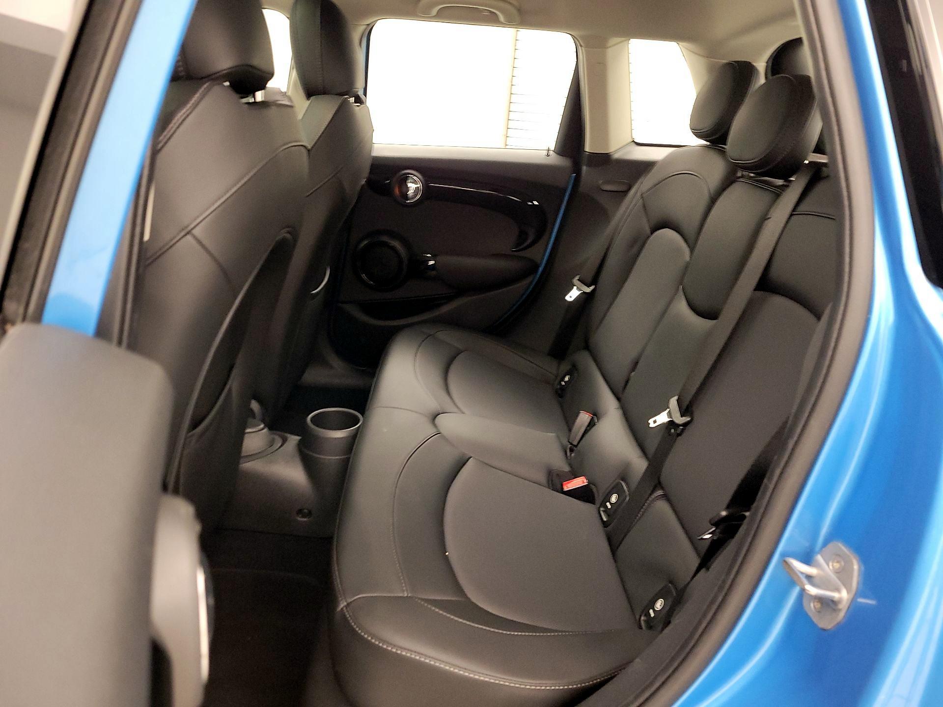 Thumbnail: 2019 MINI Cooper Hardtop - 20