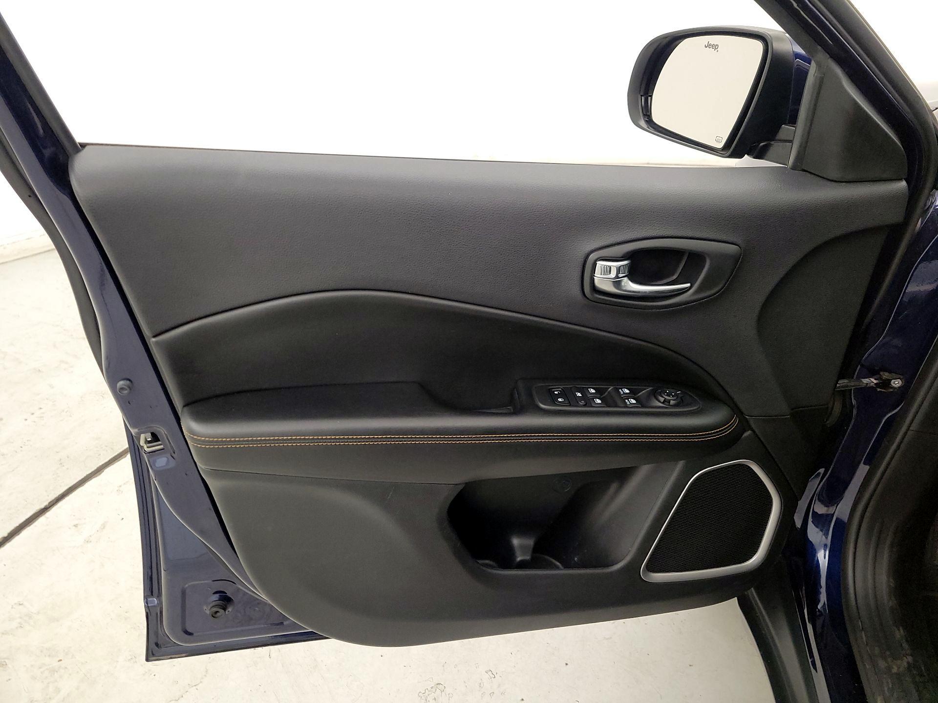 Thumbnail: 2020 Jeep Compass - 12
