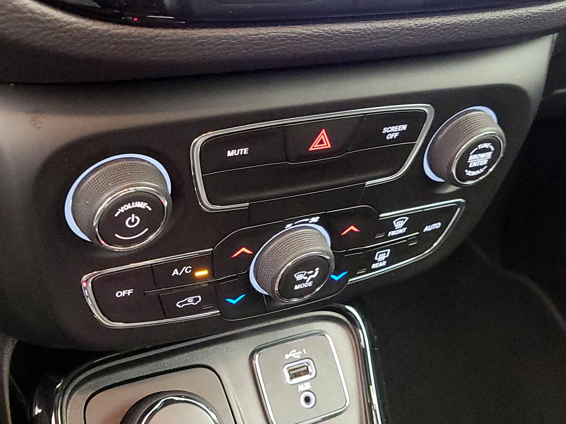 Thumbnail: 2020 Jeep Compass - 16
