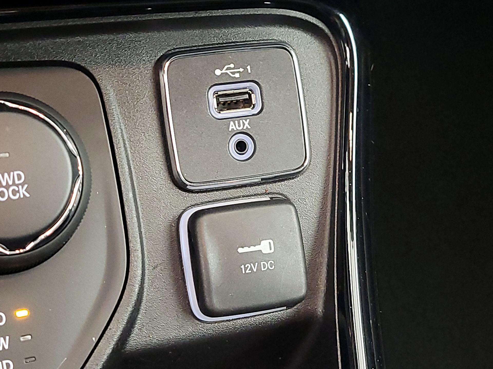 Thumbnail: 2020 Jeep Compass - 18