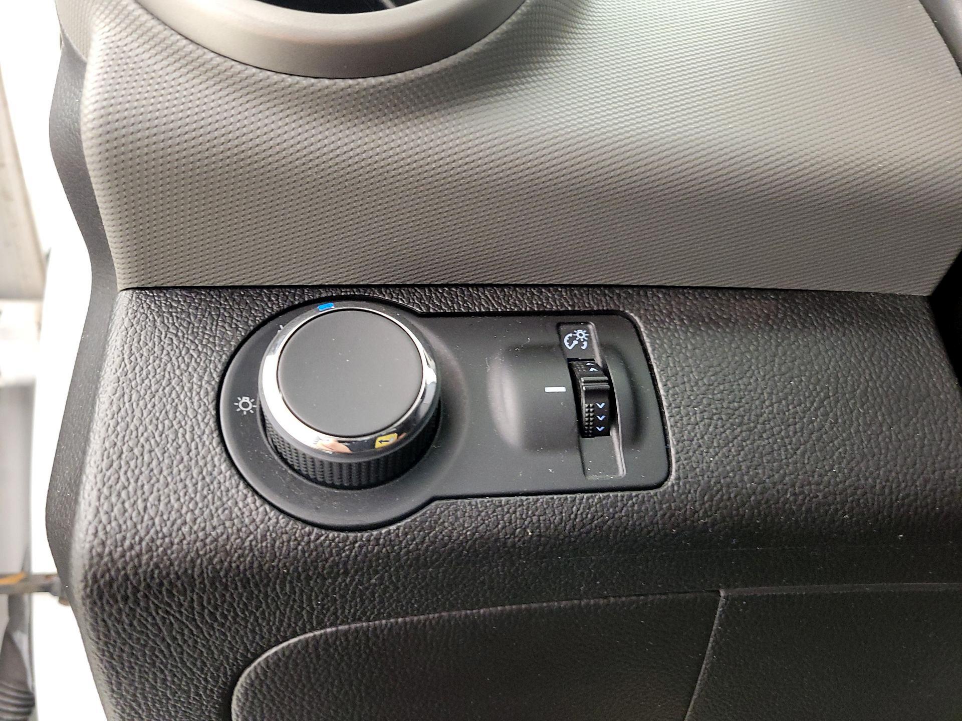 Thumbnail: 2015 Chevrolet Sonic - 13