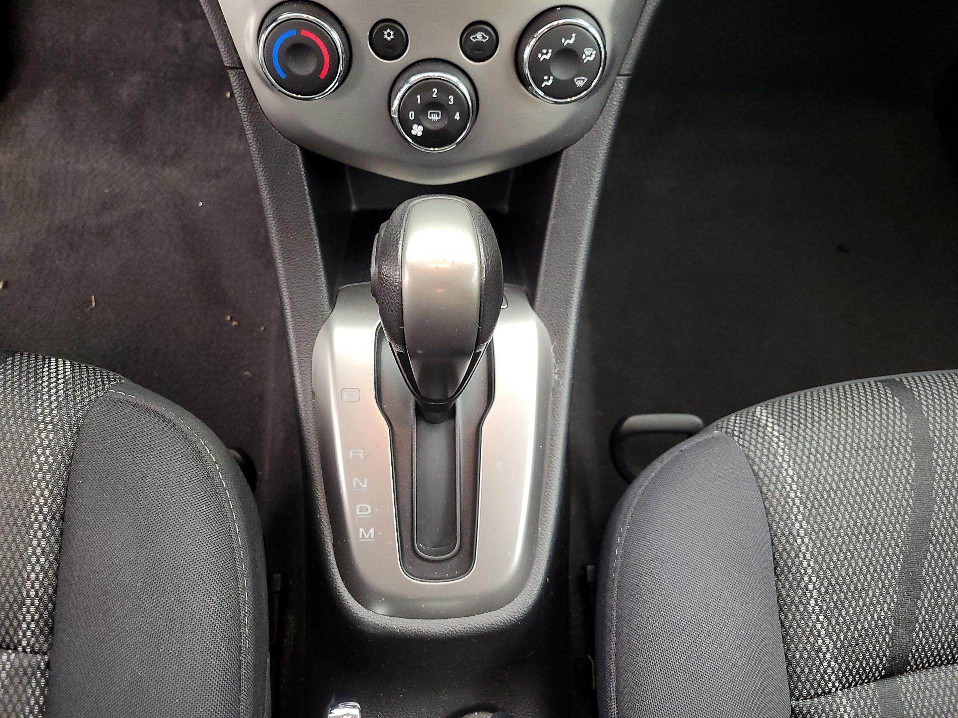 Thumbnail: 2015 Chevrolet Sonic - 16