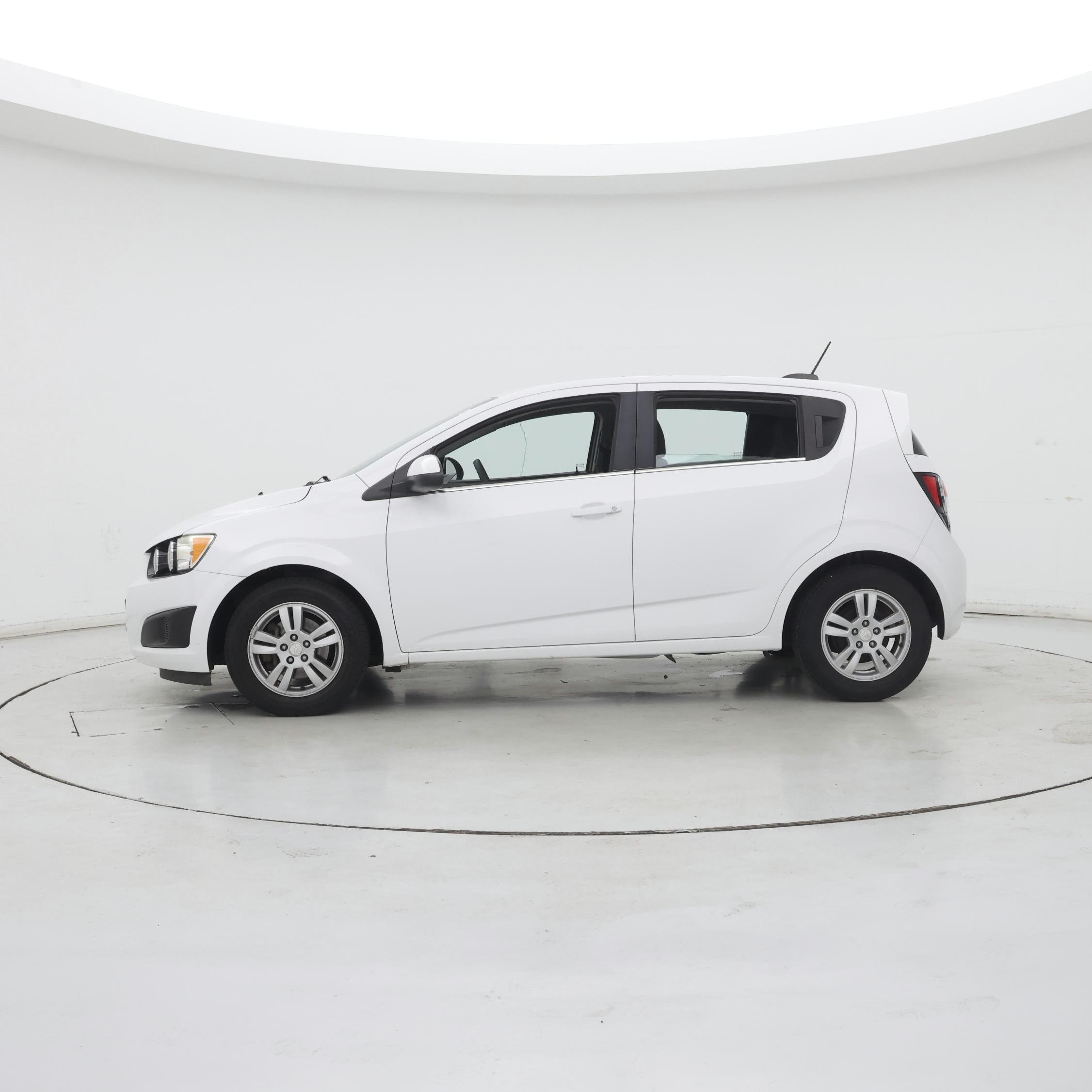 Thumbnail: 2015 Chevrolet Sonic - 3