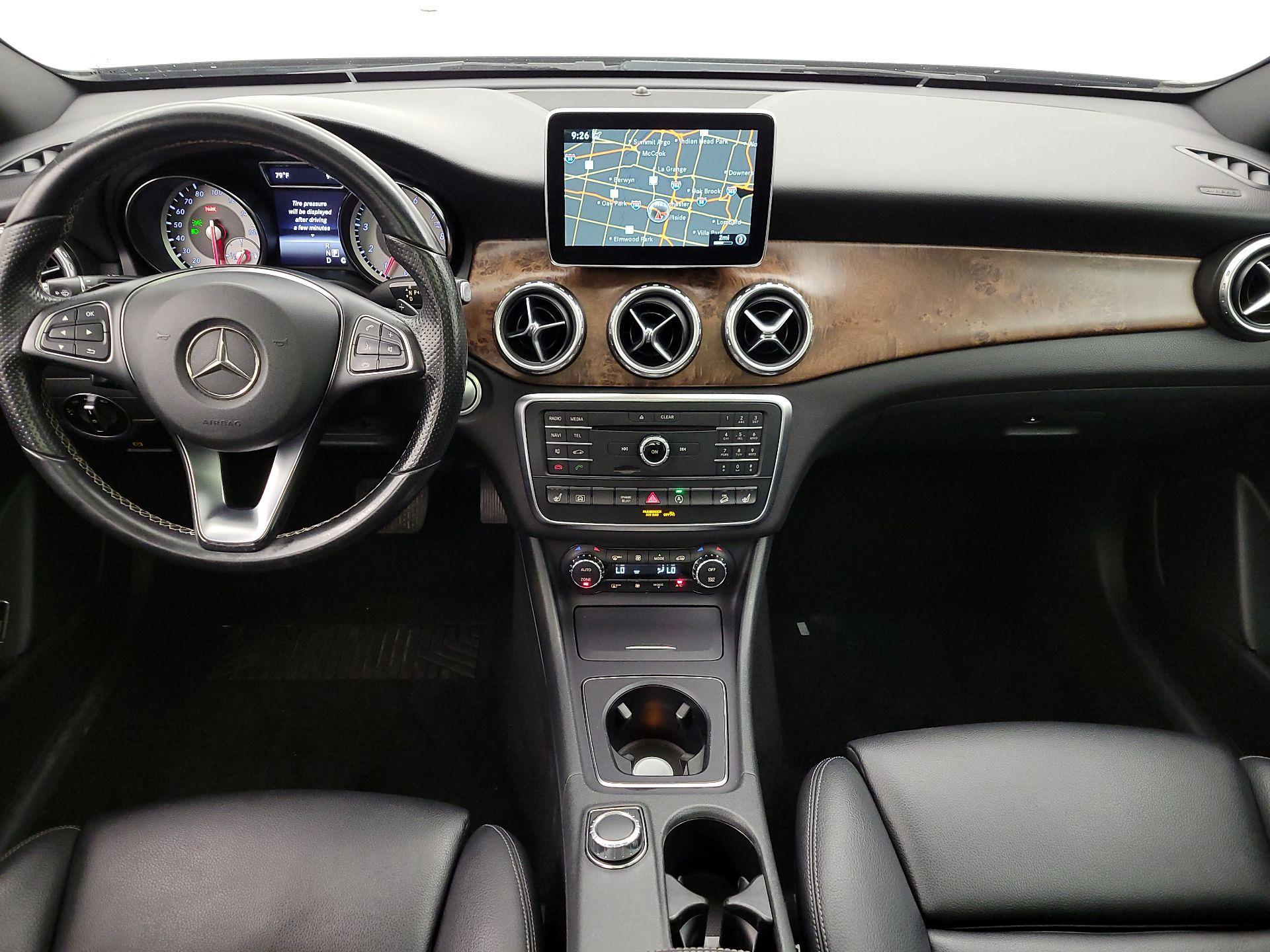 Thumbnail: 2016 Mercedes-Benz GLA - 9