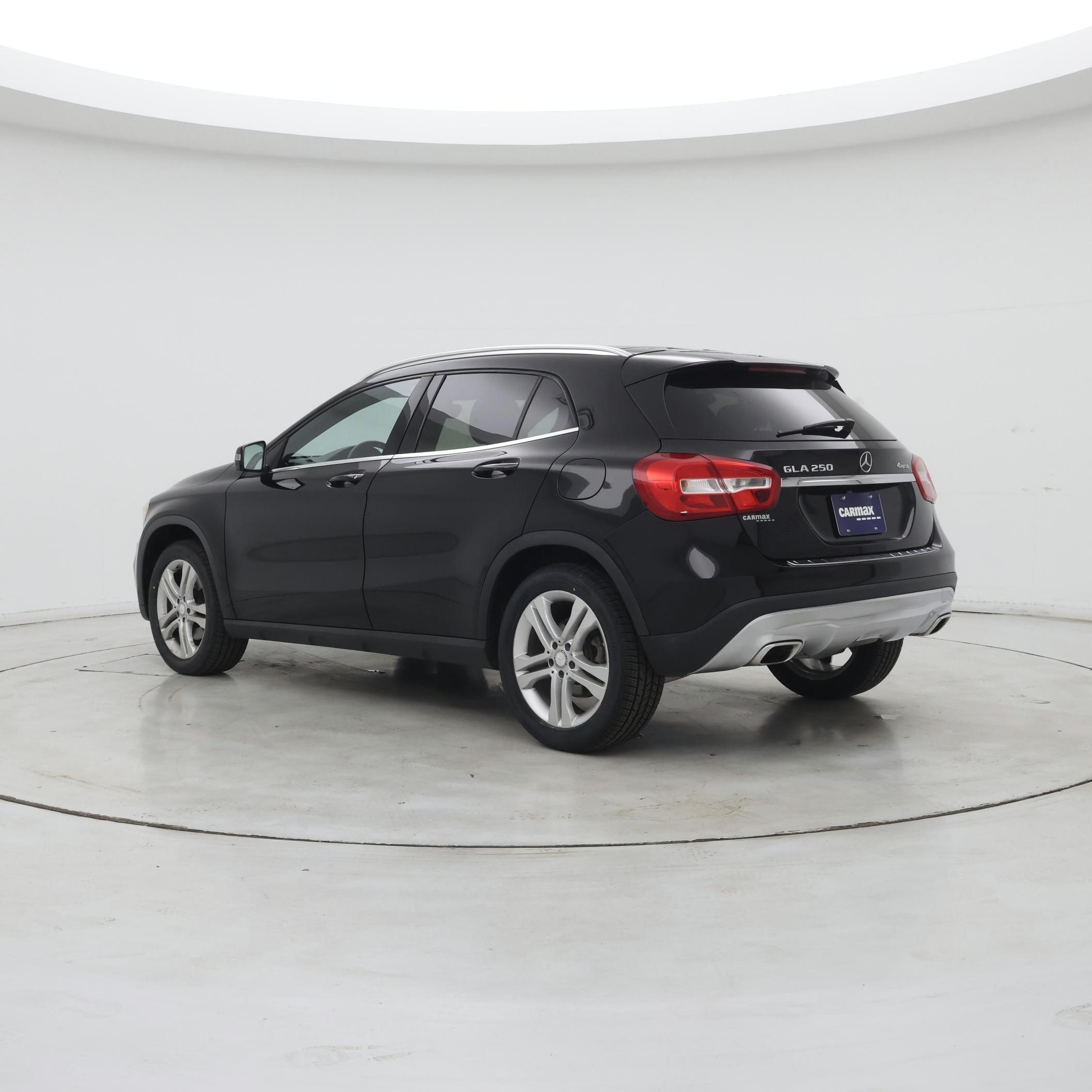 Thumbnail: 2016 Mercedes-Benz GLA - 2