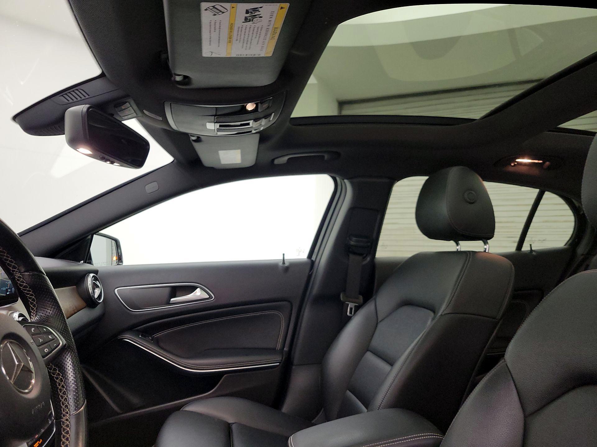 Thumbnail: 2016 Mercedes-Benz GLA - 20