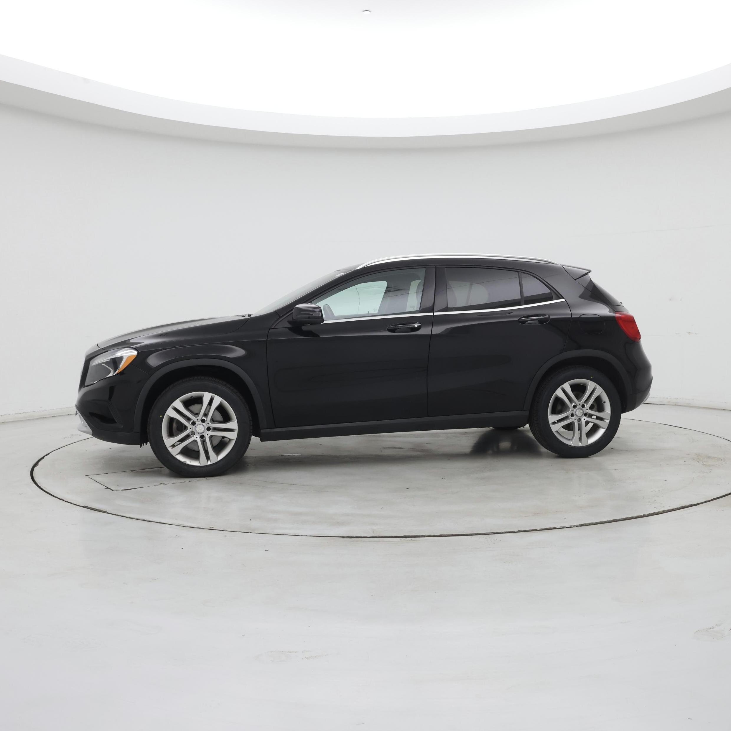 Thumbnail: 2016 Mercedes-Benz GLA - 3