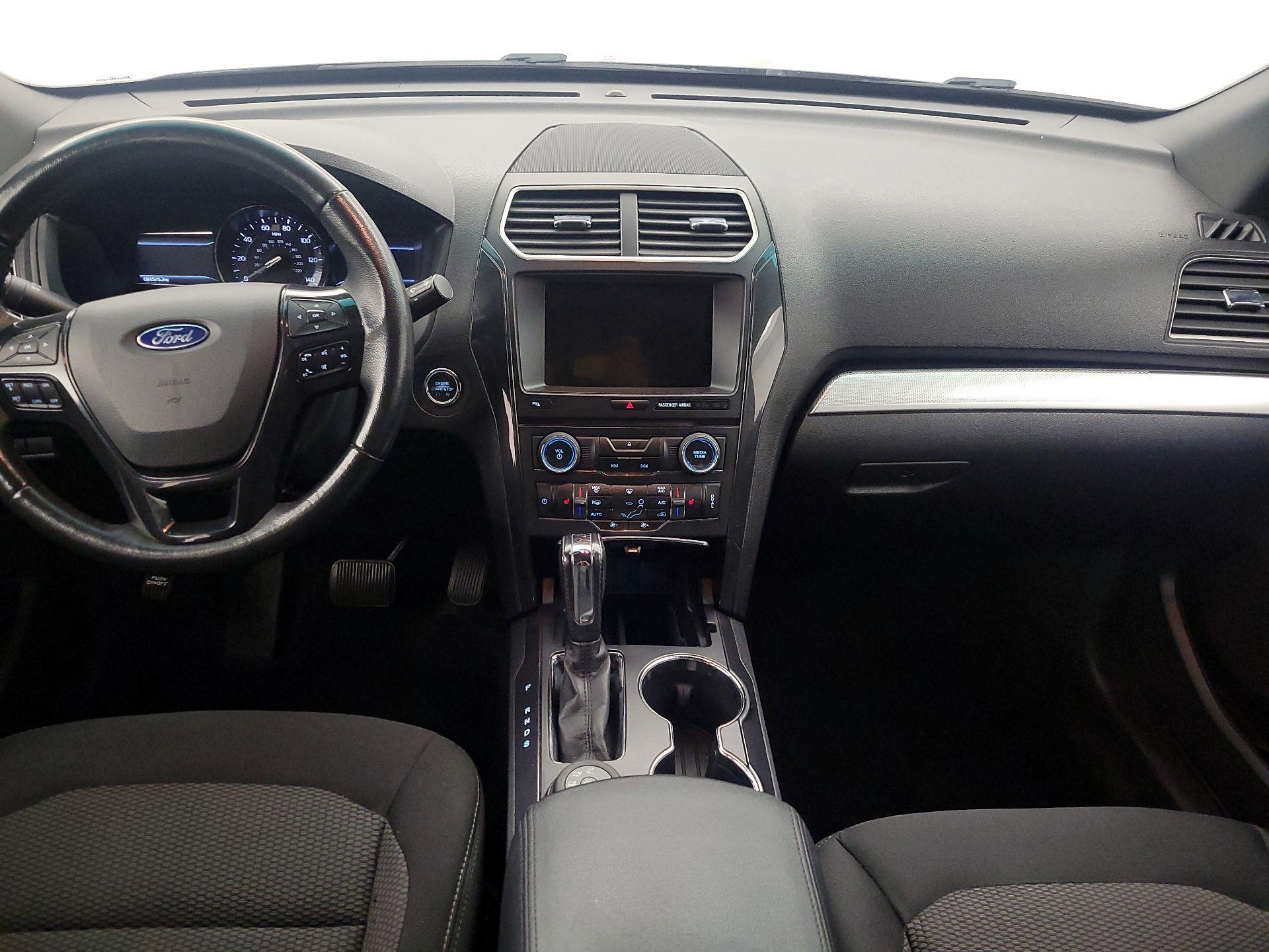 Thumbnail: 2017 Ford Explorer - 9