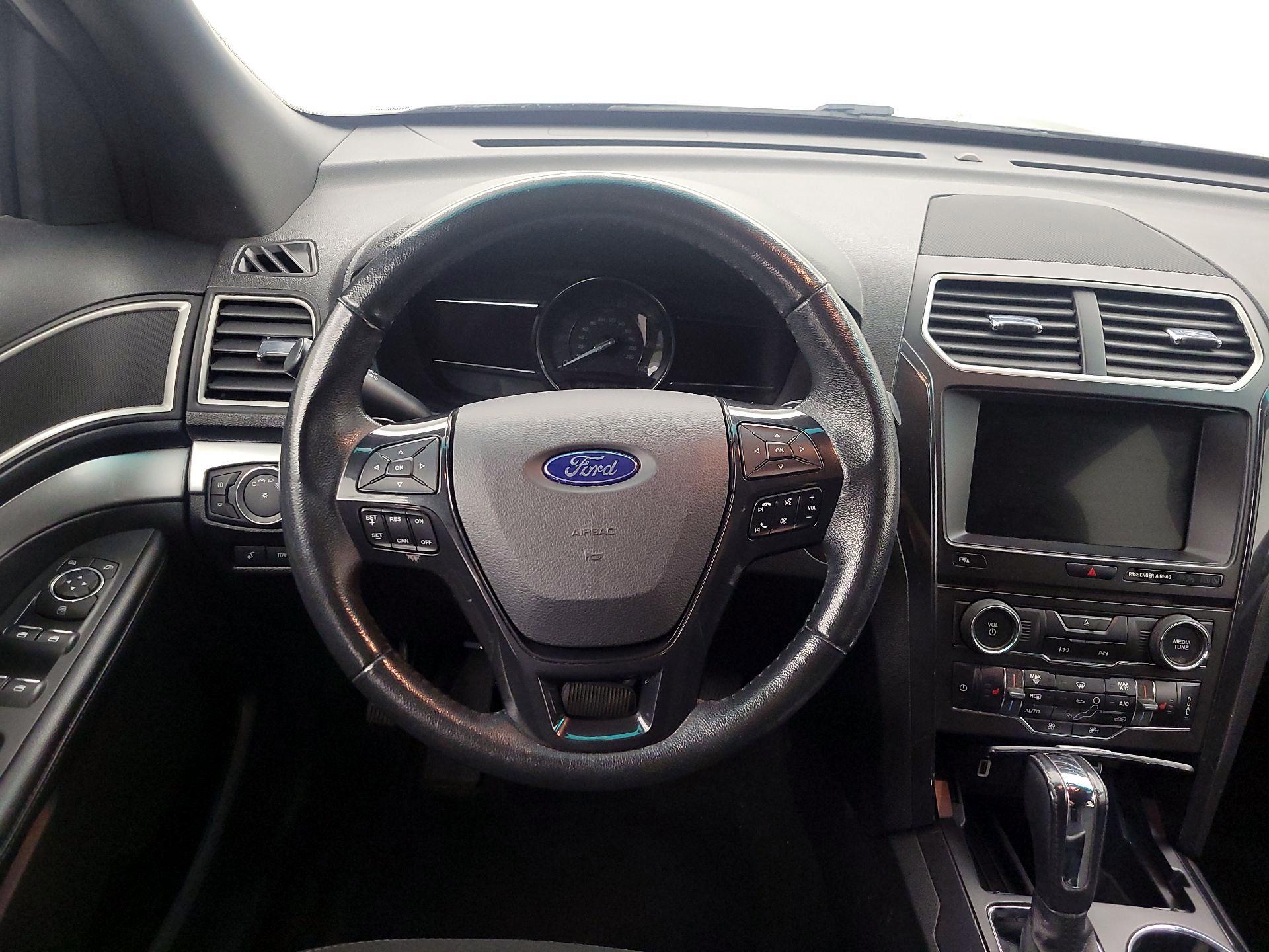 Thumbnail: 2017 Ford Explorer - 10