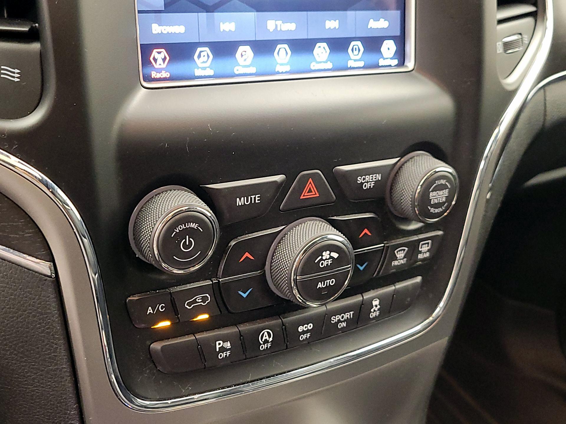 Thumbnail: 2018 Jeep Grand Cherokee - 16