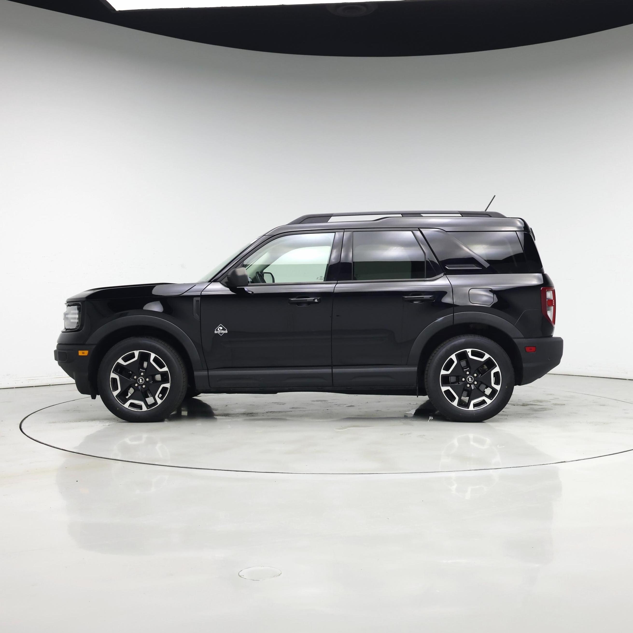 Thumbnail: 2021 Ford Bronco Sport - 3