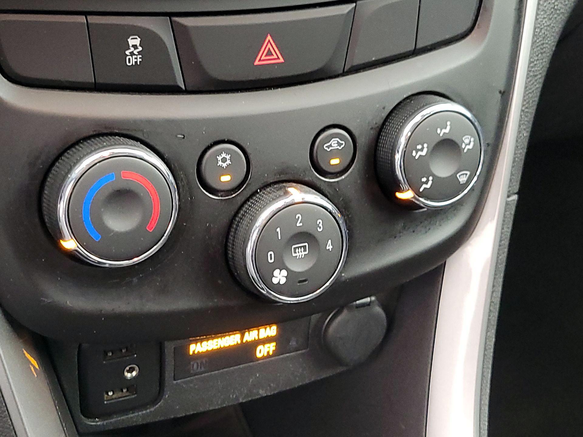 Thumbnail: 2019 Chevrolet Trax - 16