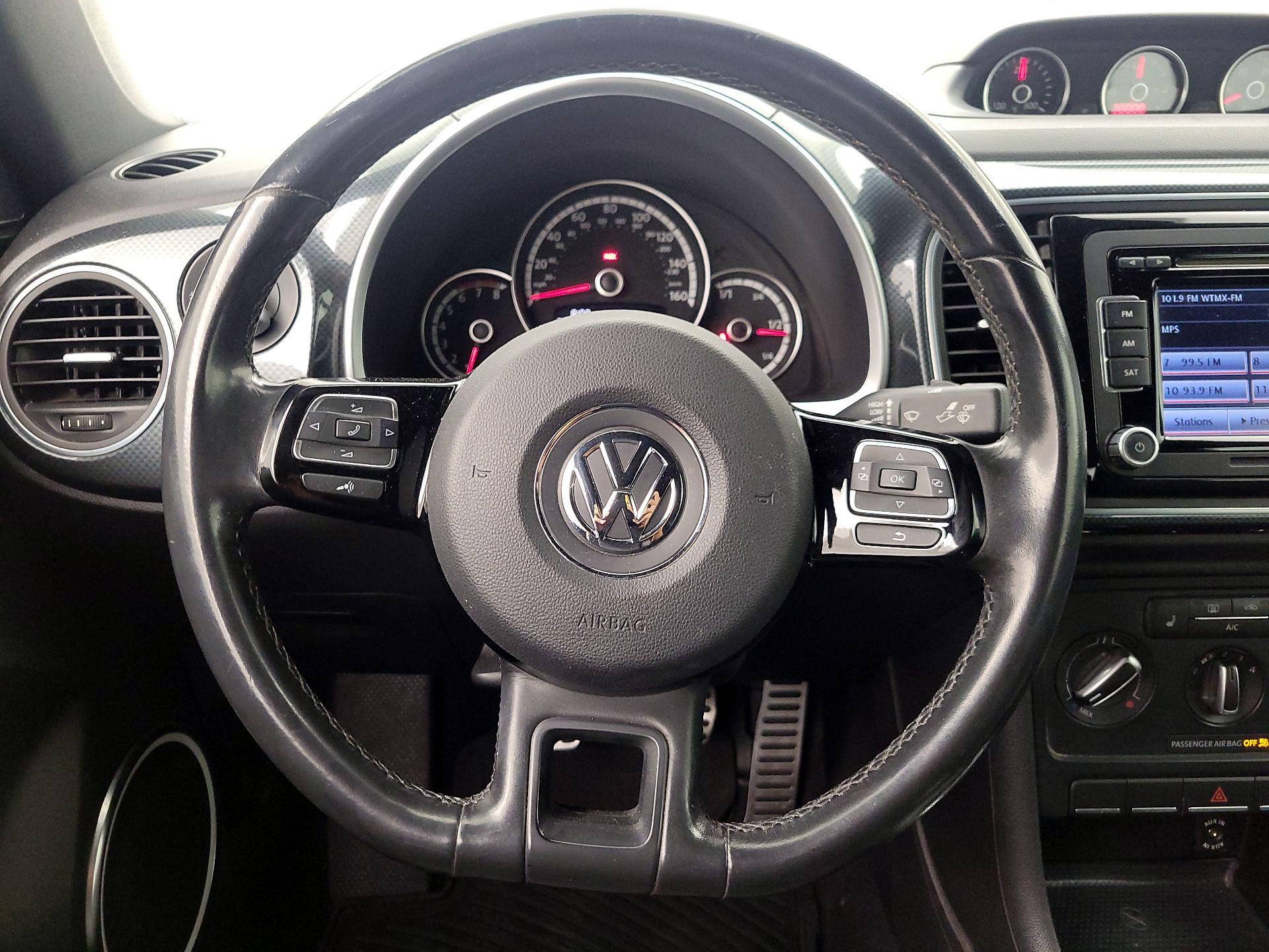 Thumbnail: 2013 Volkswagen Beetle - 10