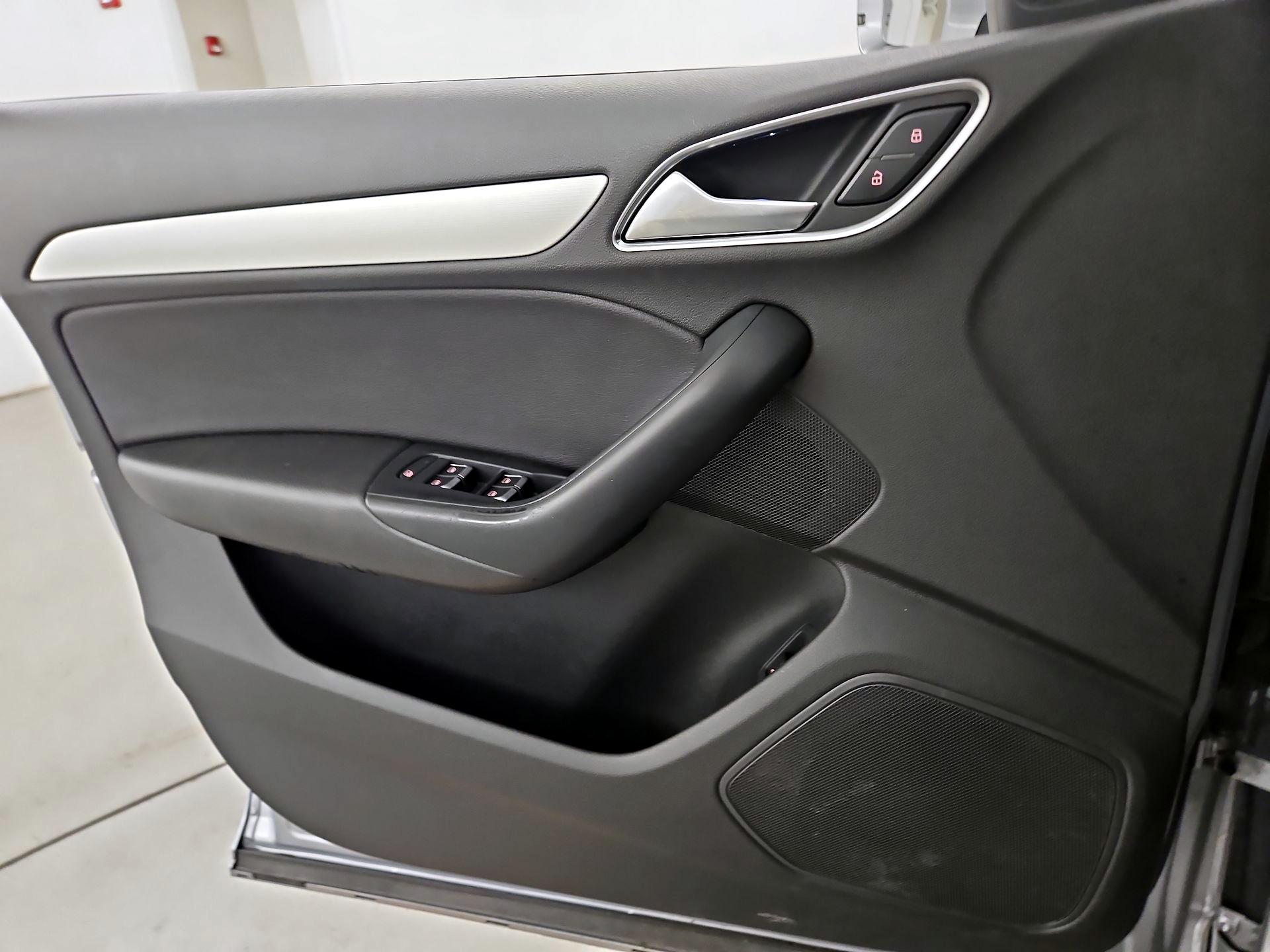 Thumbnail: 2015 Audi Q3 - 12