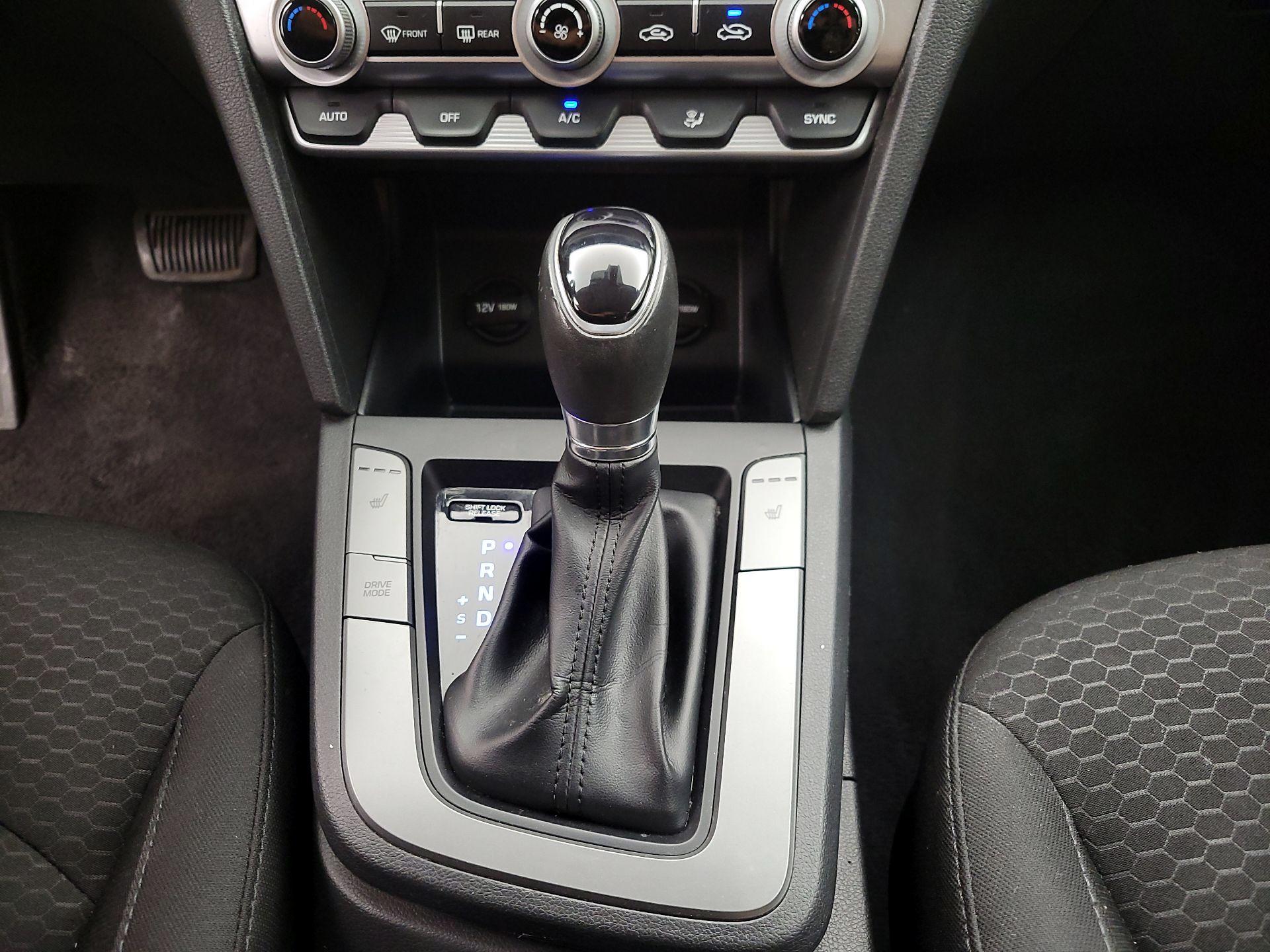Thumbnail: 2019 Hyundai Elantra - 17
