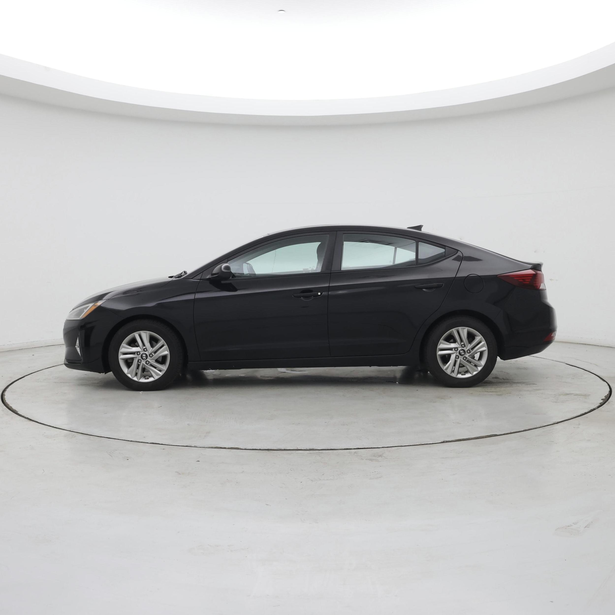 Thumbnail: 2019 Hyundai Elantra - 3