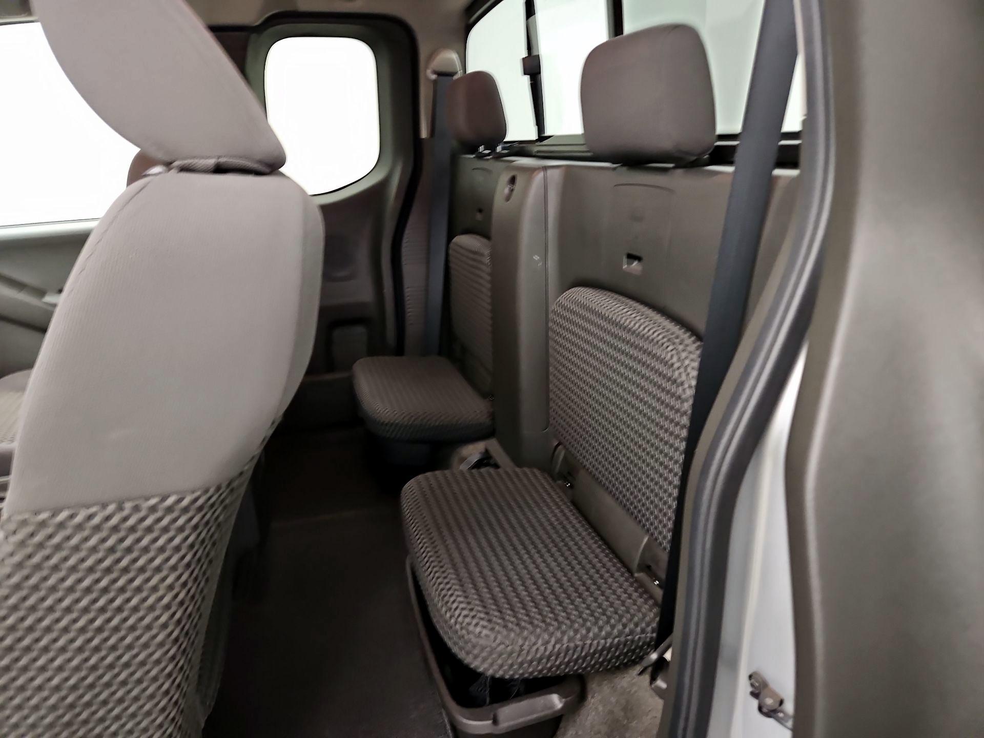 Thumbnail: 2013 Nissan Frontier - 18