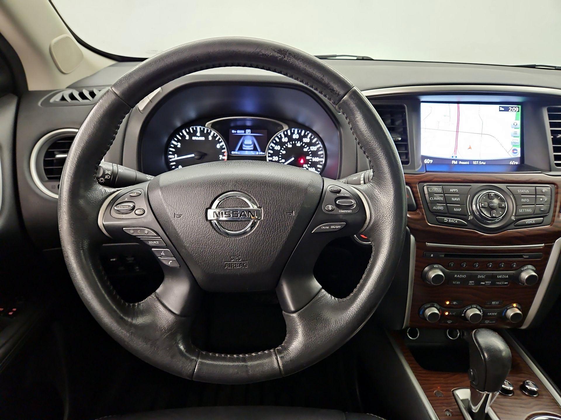 Thumbnail: 2017 Nissan Pathfinder - 10