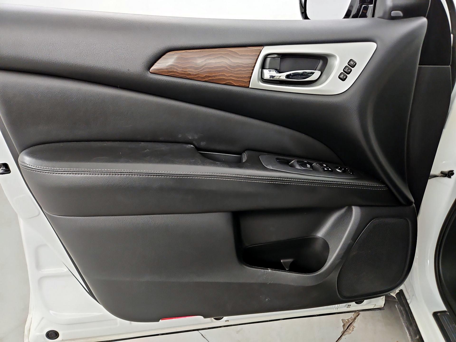 Thumbnail: 2017 Nissan Pathfinder - 12