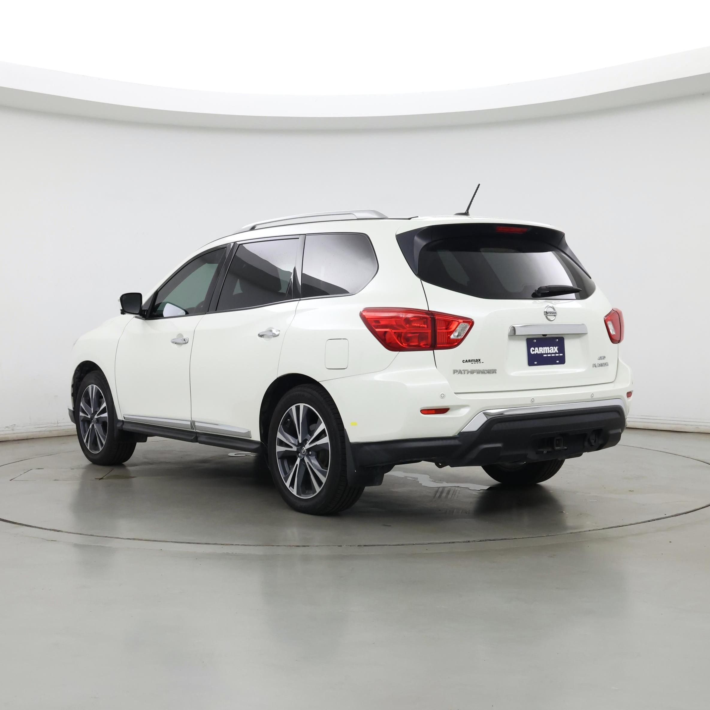 Thumbnail: 2017 Nissan Pathfinder - 2