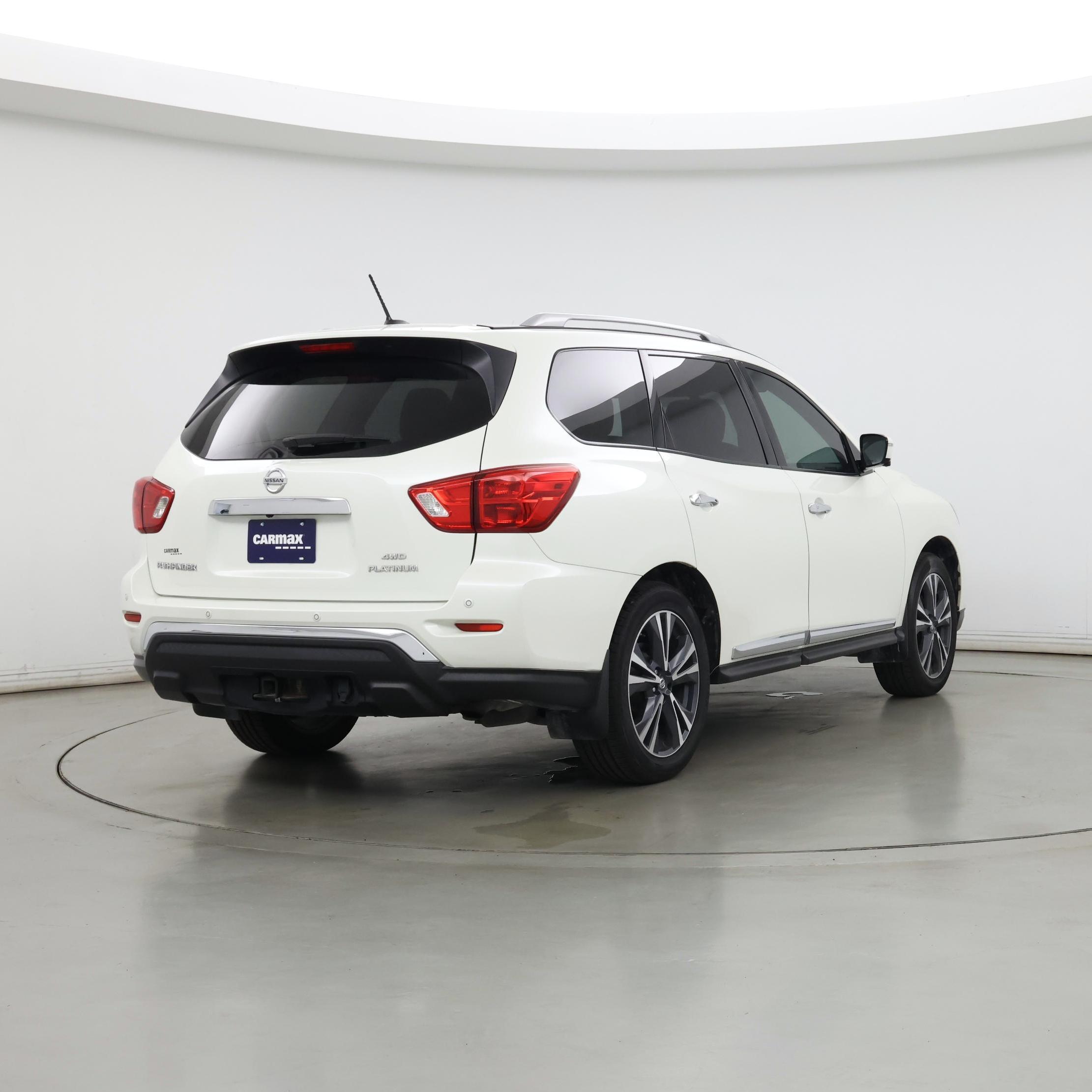 Thumbnail: 2017 Nissan Pathfinder - 8
