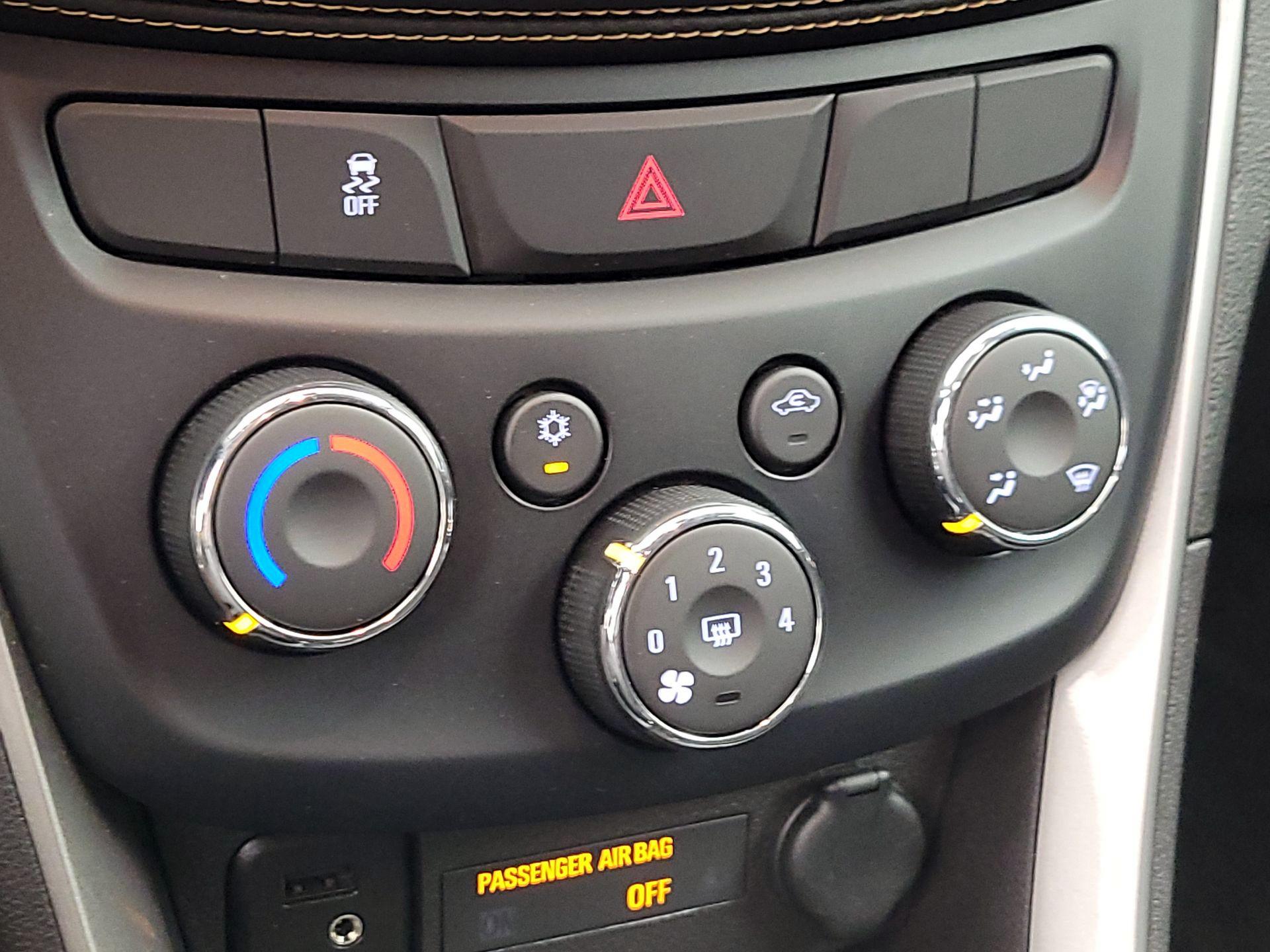 Thumbnail: 2019 Chevrolet Trax - 16